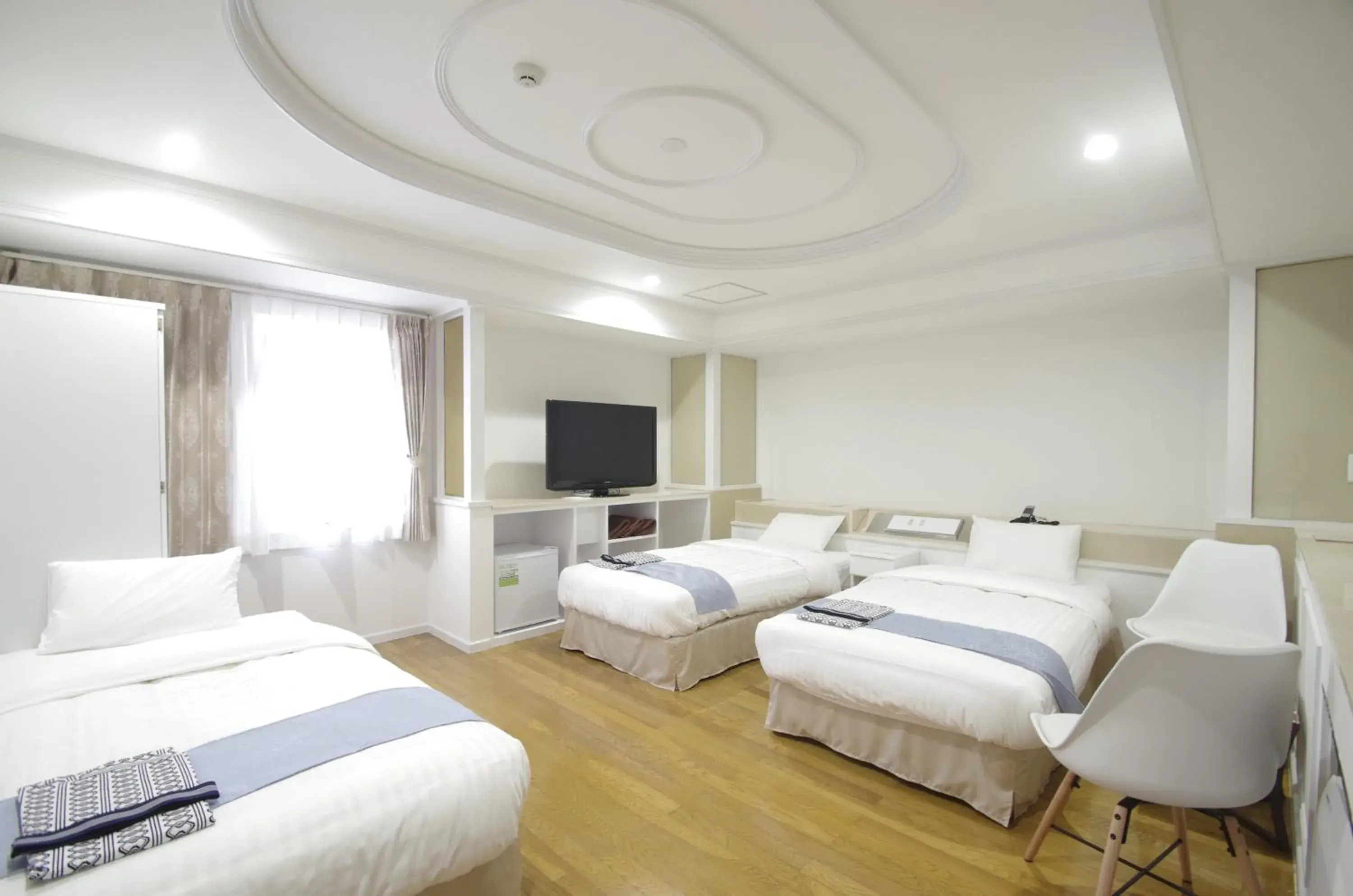 Photo of the whole room, Bed in Hotel Imalle Yokohama Isezakicho Photo of the whole room, Bed in Hotel Imalle Yokohama Isezakicho