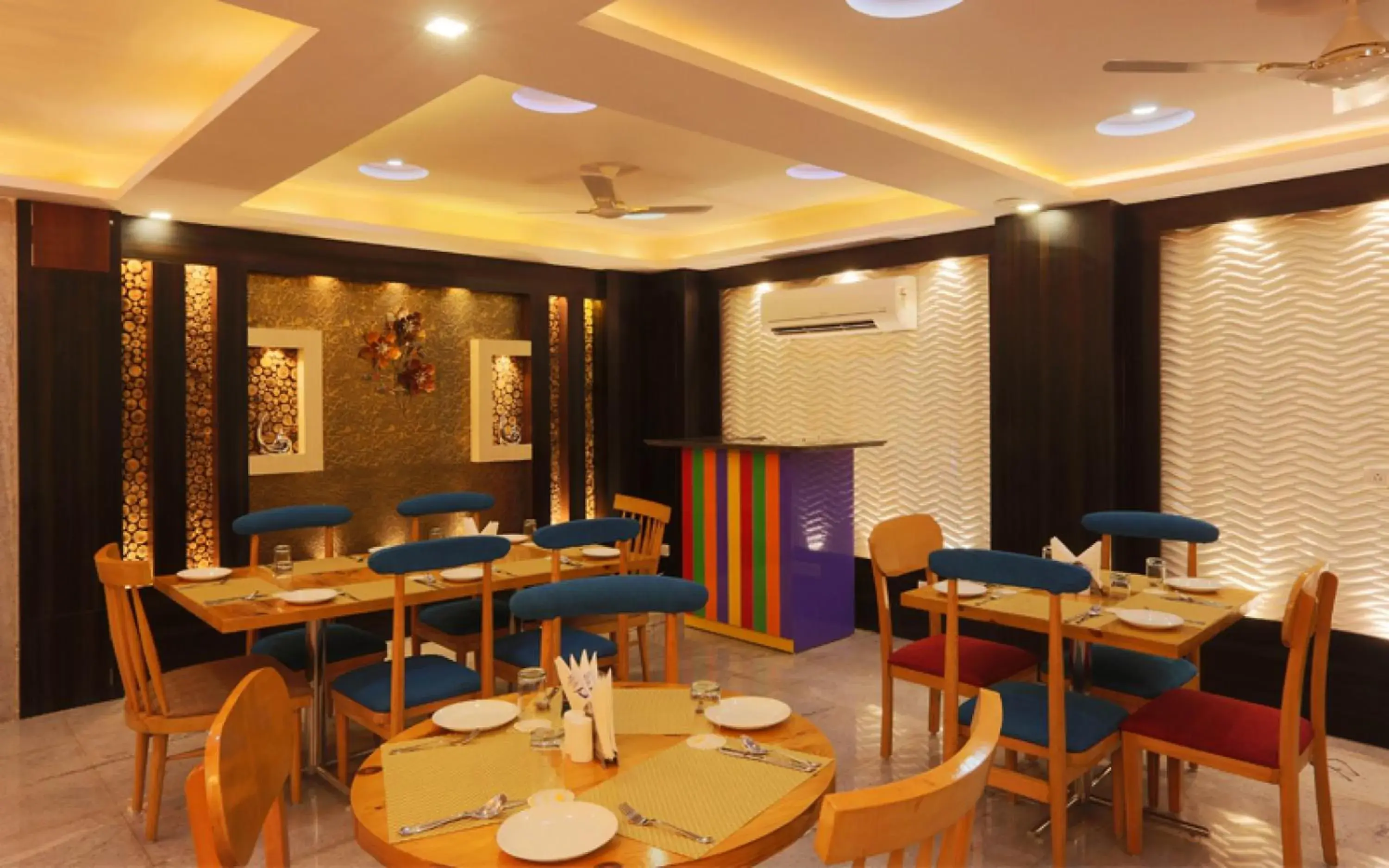 Restaurant/Places to Eat in Hotel Aeropath Near IGI Airport Delhi