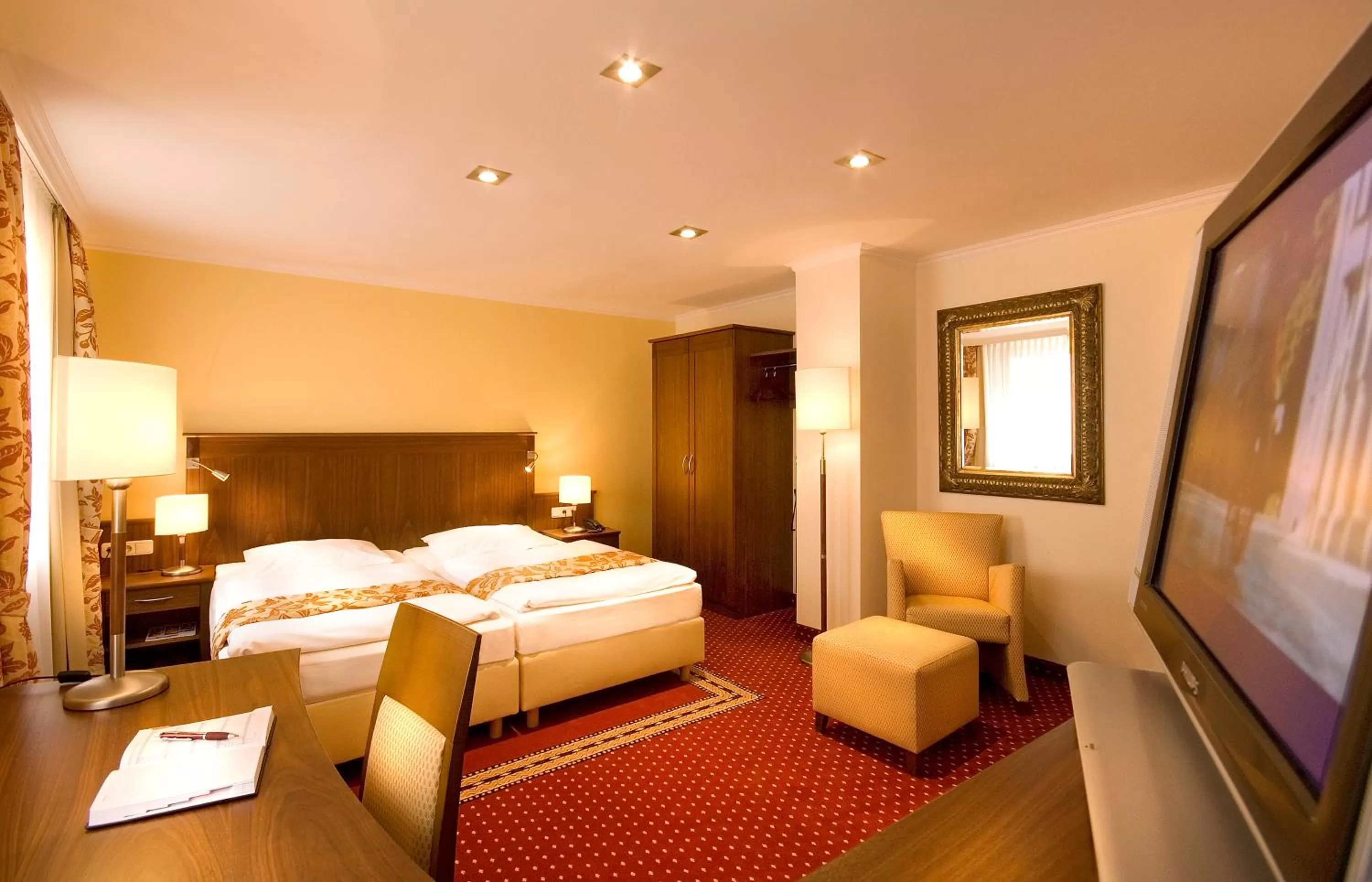 Photo of the whole room, Bed in Europäischer Hof