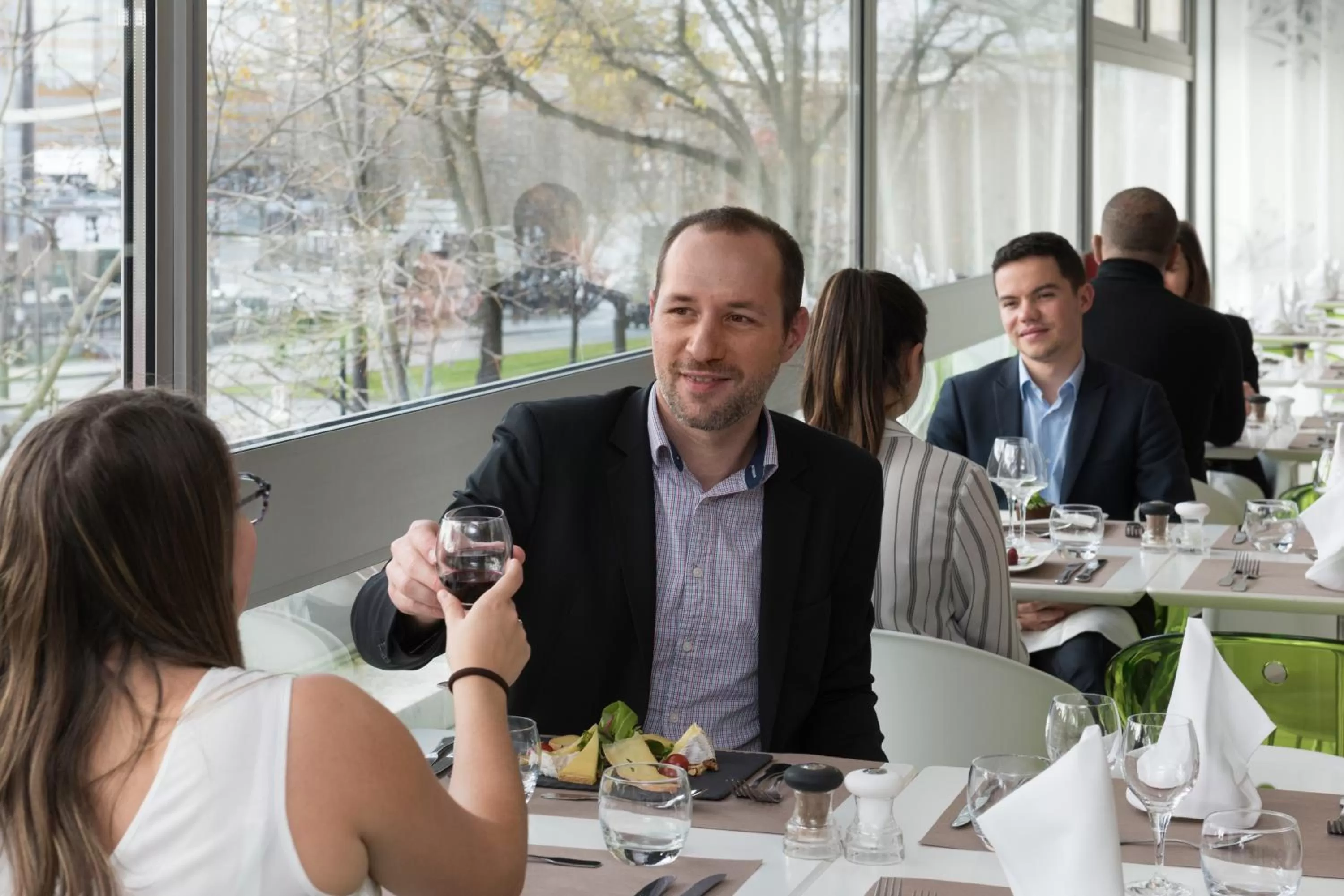 Restaurant/places to eat in Mercure Paris Vaugirard Porte De Versailles