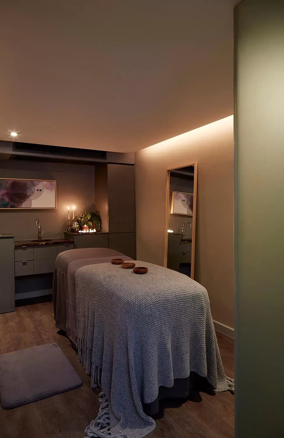 Massage, Bed in Radisson Blu Hotel Waterfront, Cape Town