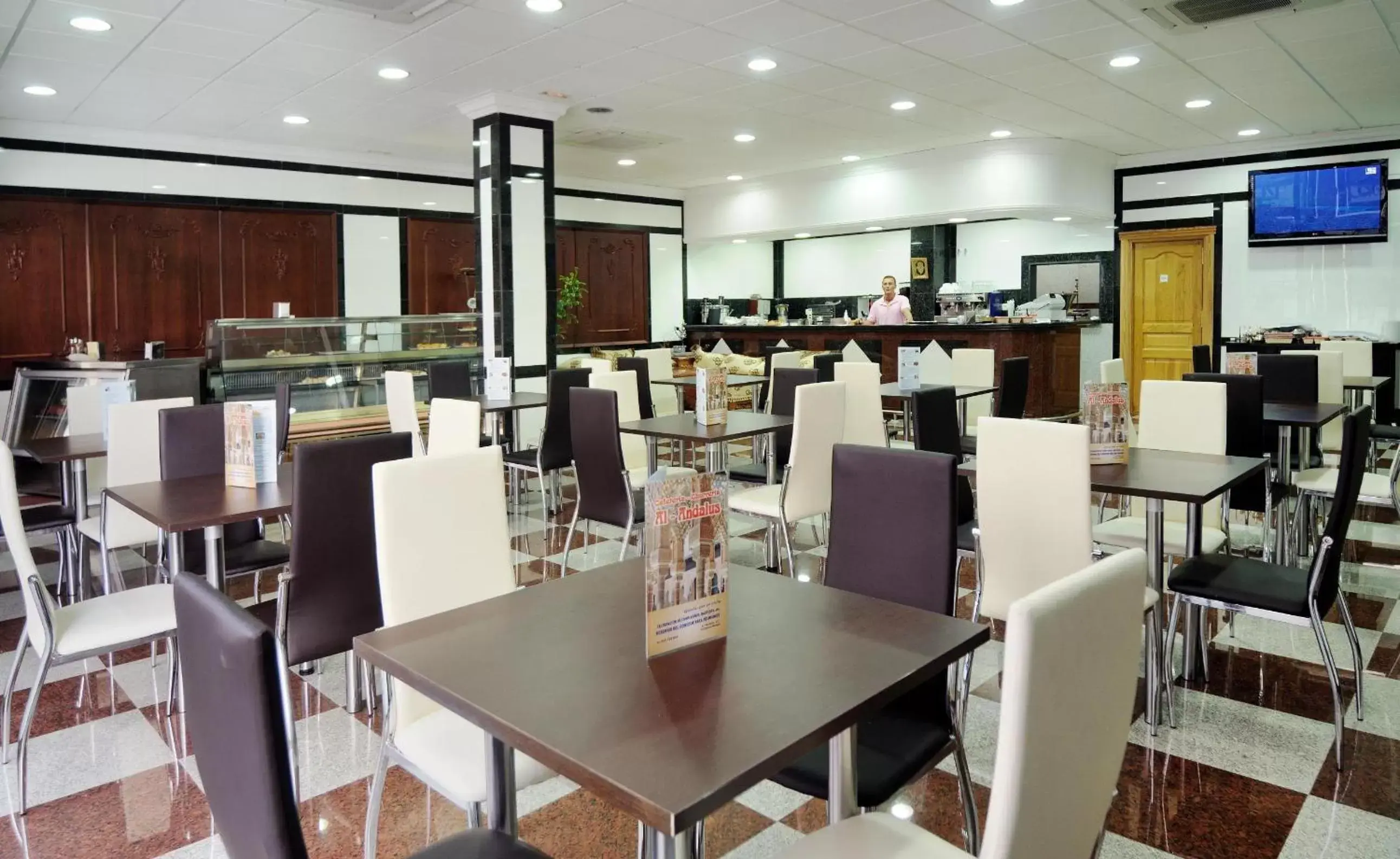 Lounge or bar, Restaurant/Places to Eat in Hotel Reyesol
