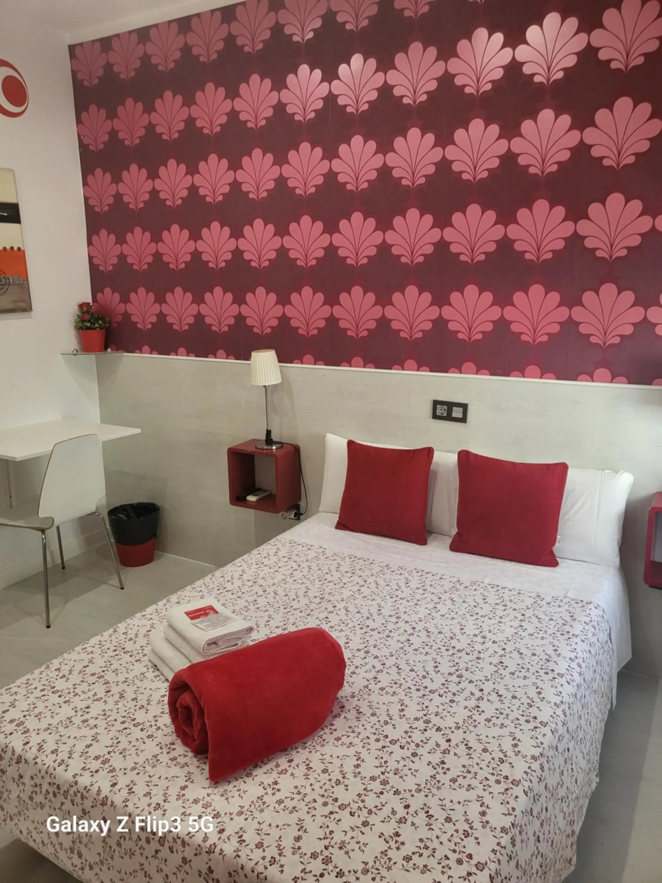 Photo of the whole room, Bed in Hostal Inn Madrid