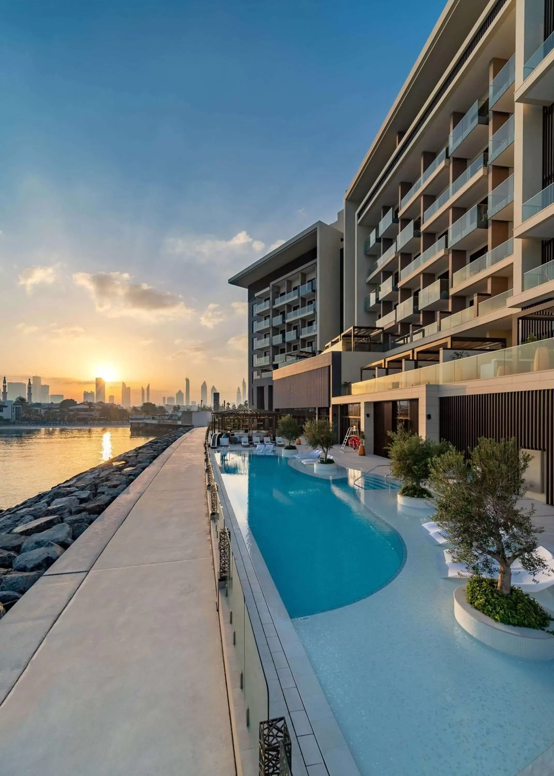 Swimming Pool in Hyatt Centric Jumeirah Dubai