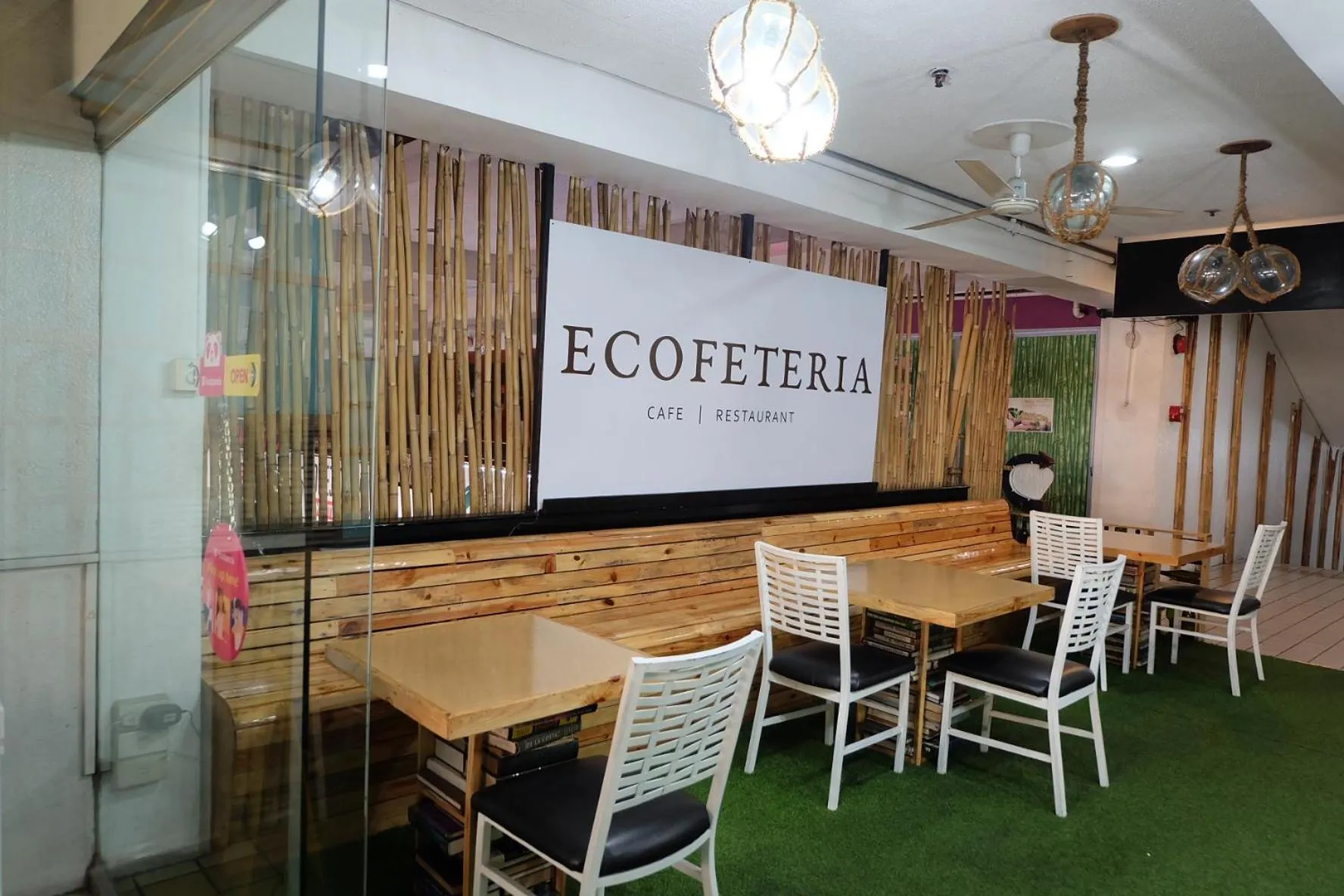 Restaurant/places to eat in Spaces Hotel Makati