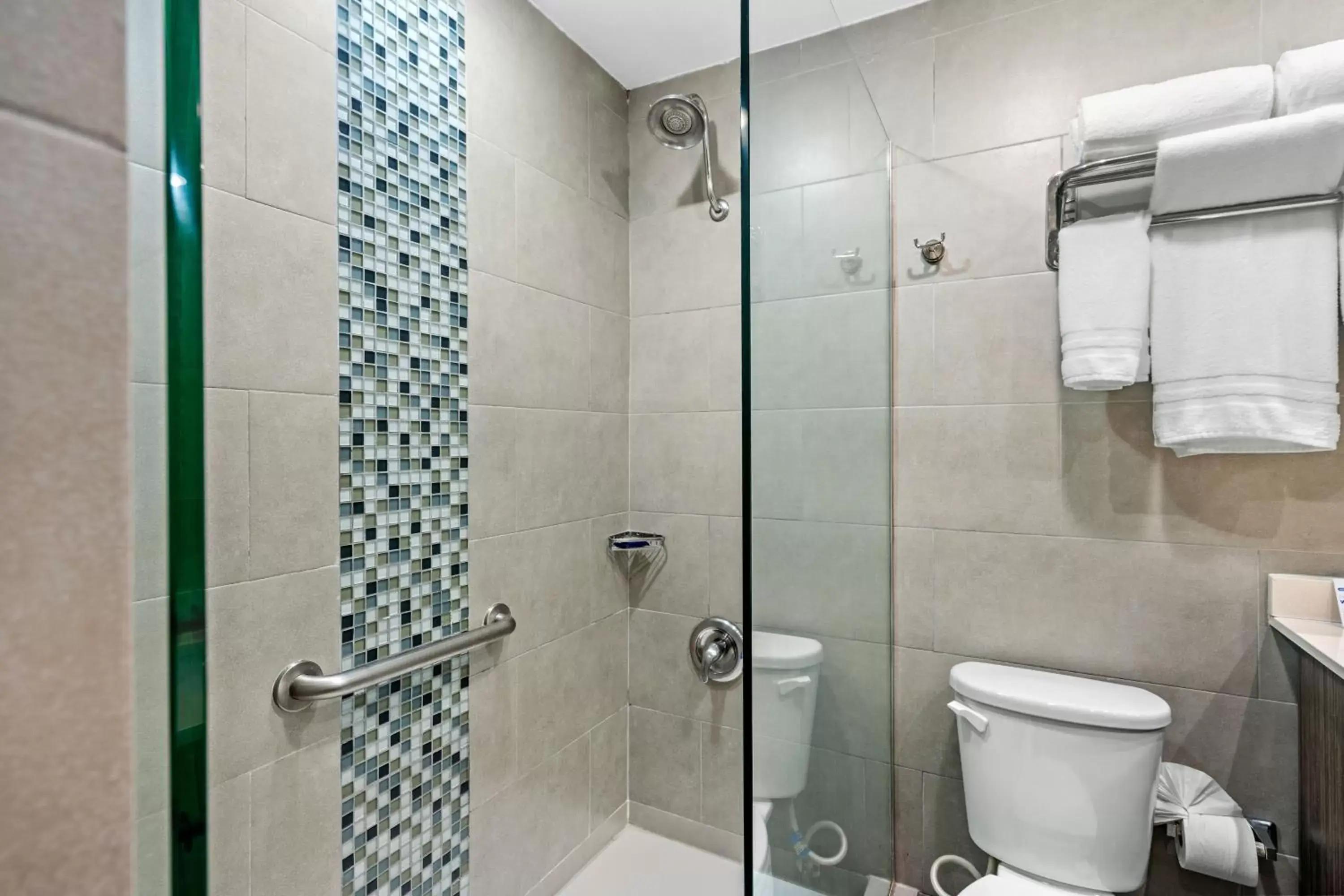 Shower, Bathroom in Holiday Inn Express San Juan Condado, an IHG Hotel