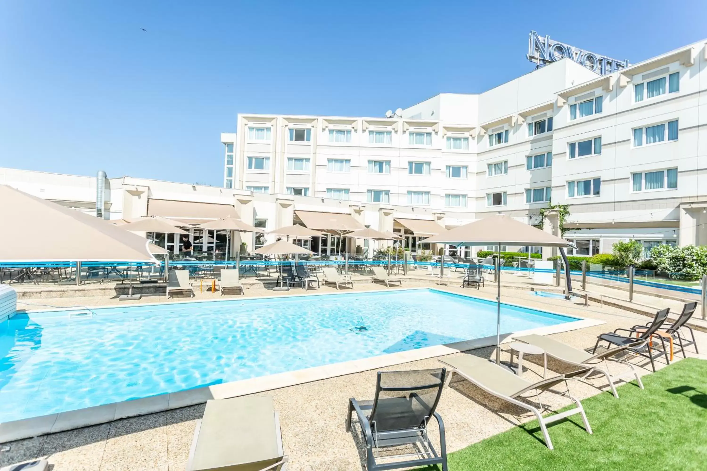 Swimming Pool in Novotel Bourges