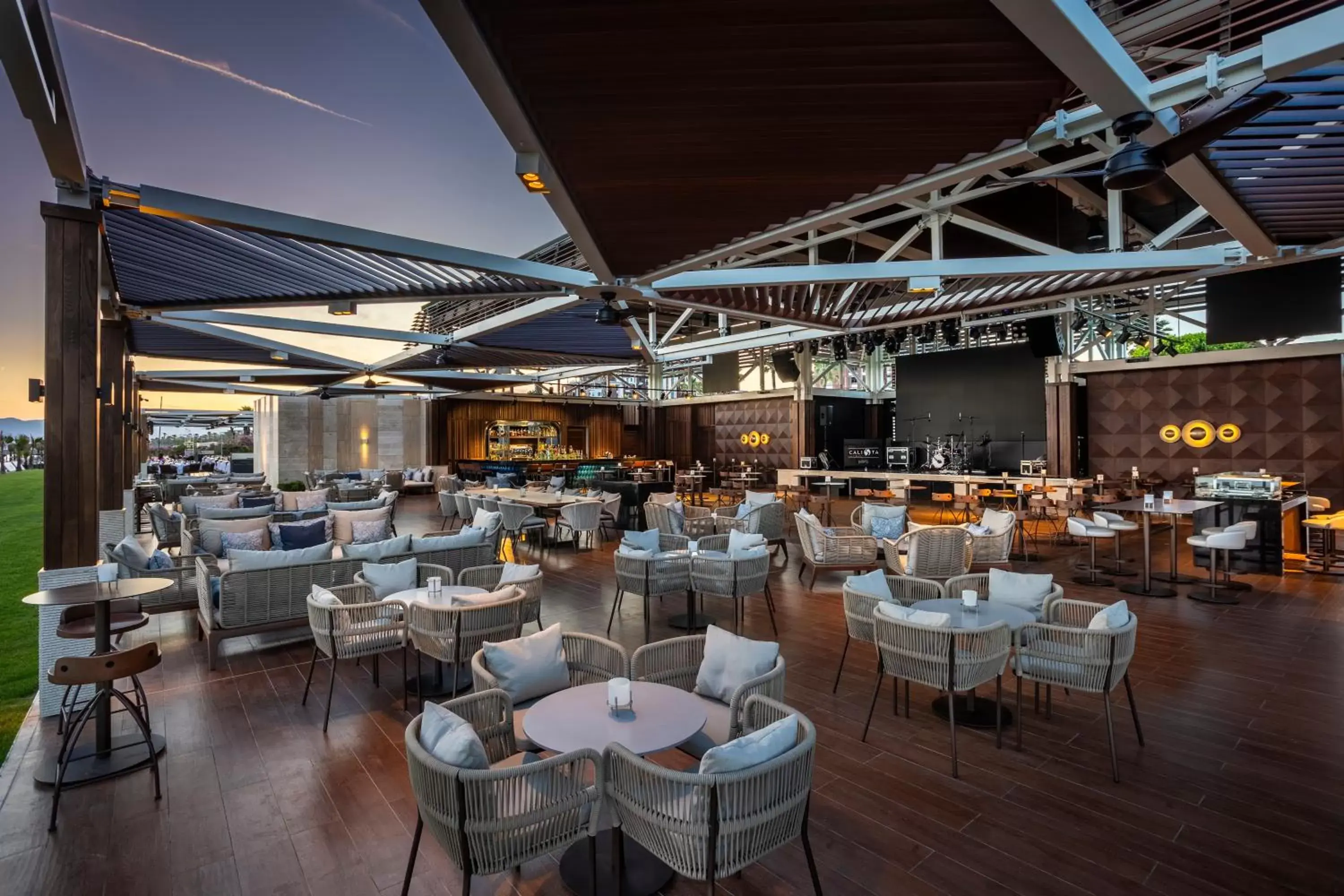 Lounge or bar in Calista Luxury Resort Lounge or bar in Calista Luxury Resort