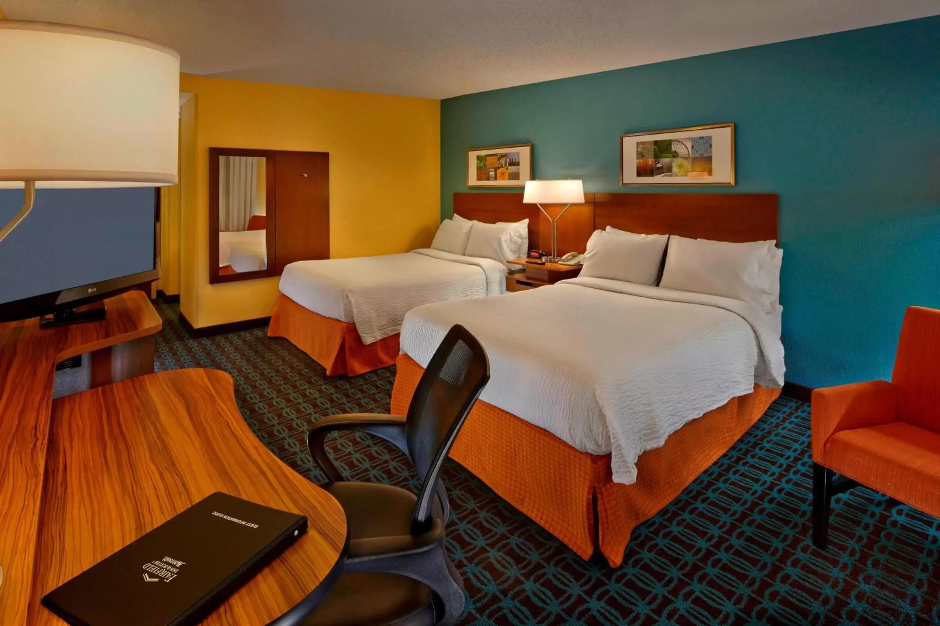 Photo of the whole room, Bed in Fairfield Inn & Suites Boca Raton