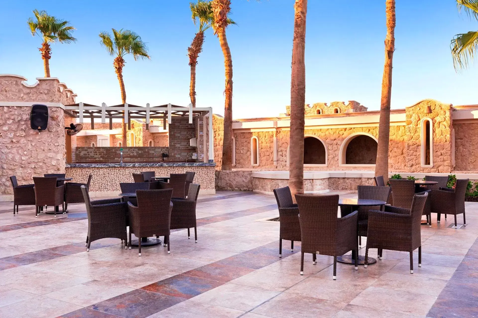 Lounge or bar in Pickalbatros Citadel Resort Sahl Hasheesh