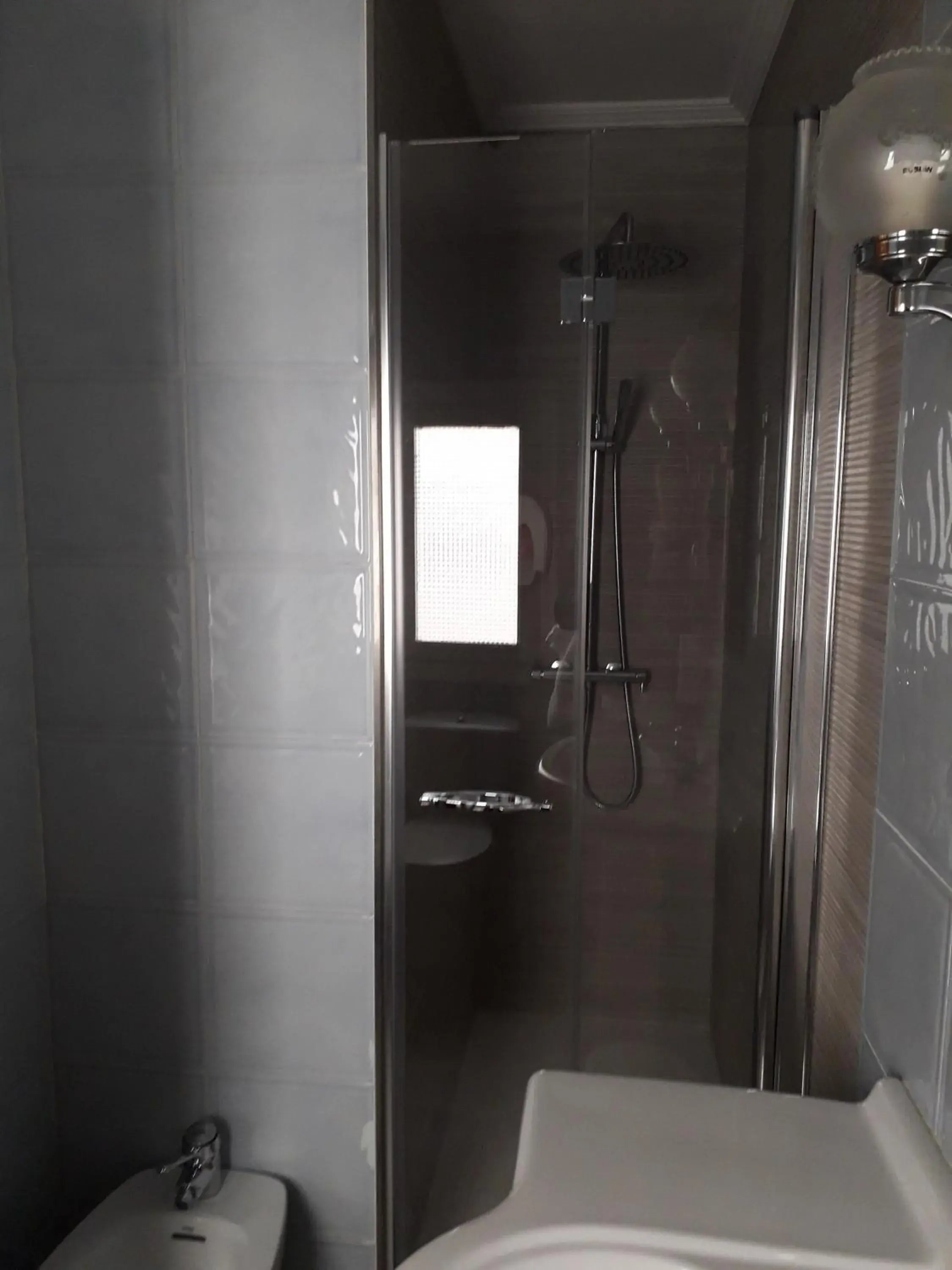 Bathroom in Hotel Aranda