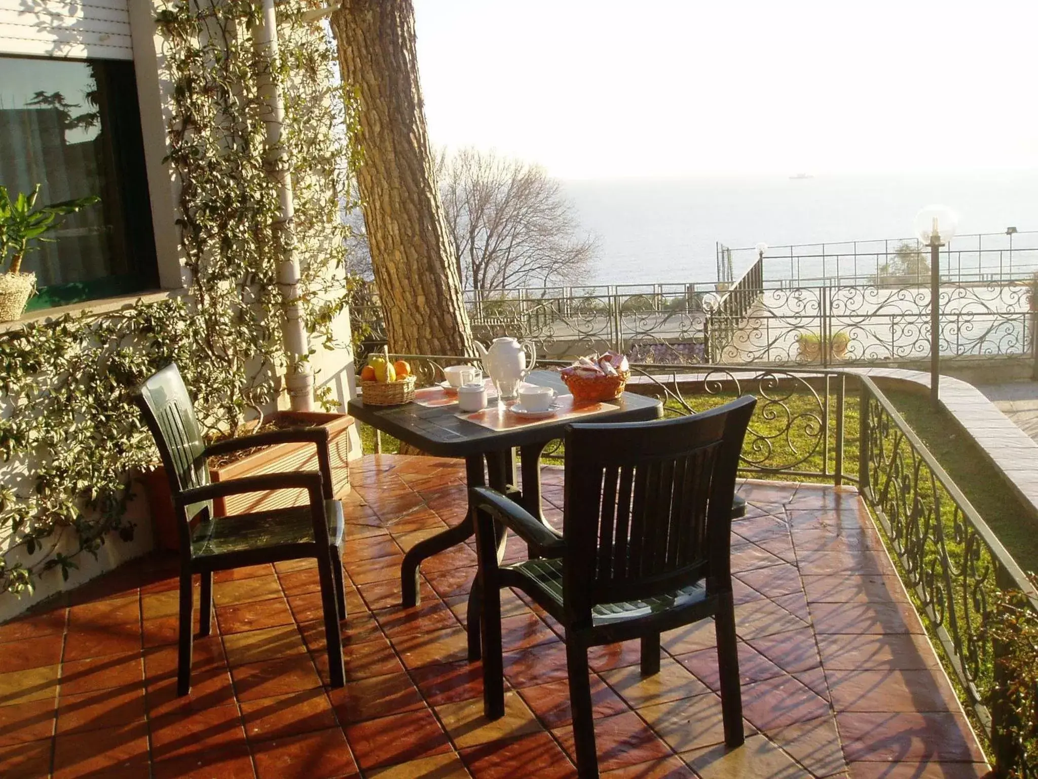 Balcony/Terrace, Restaurant/Places to Eat in Miramare Residence