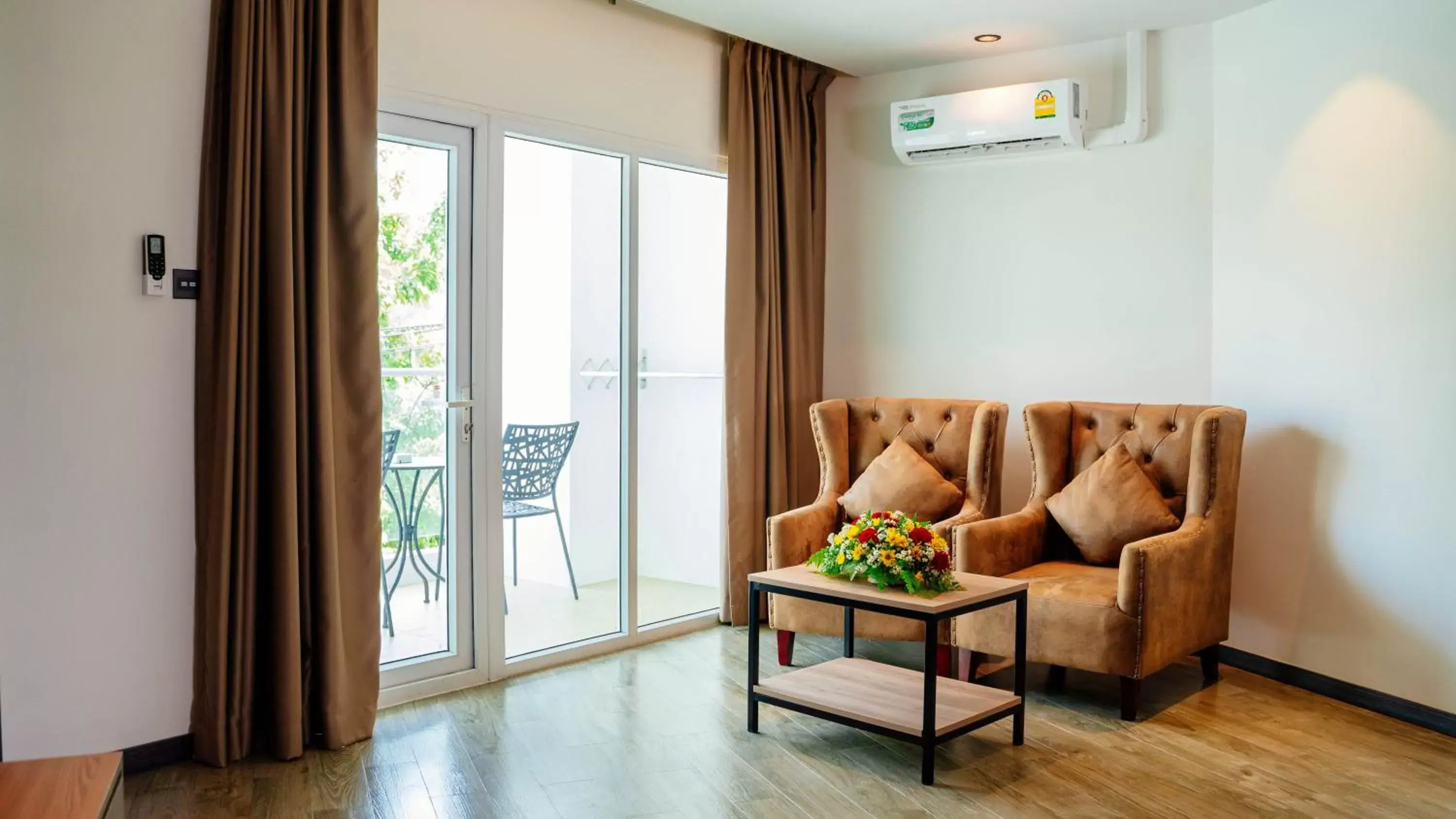 Balcony/Terrace, Seating Area in T Pattaya Hotel SHA Extra Plus