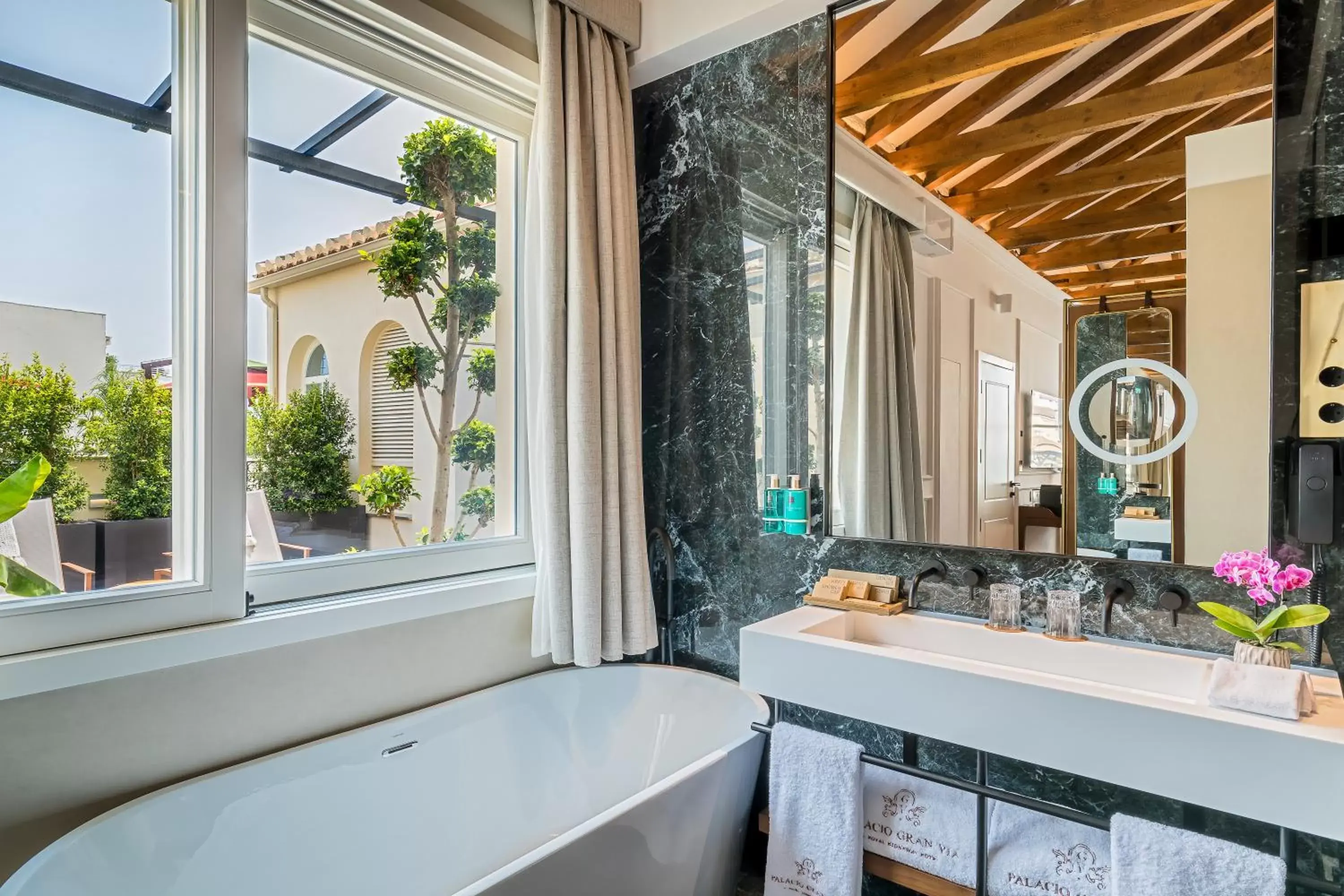 Bathroom in Palacio Gran Vía, a Royal Hideaway Hotel