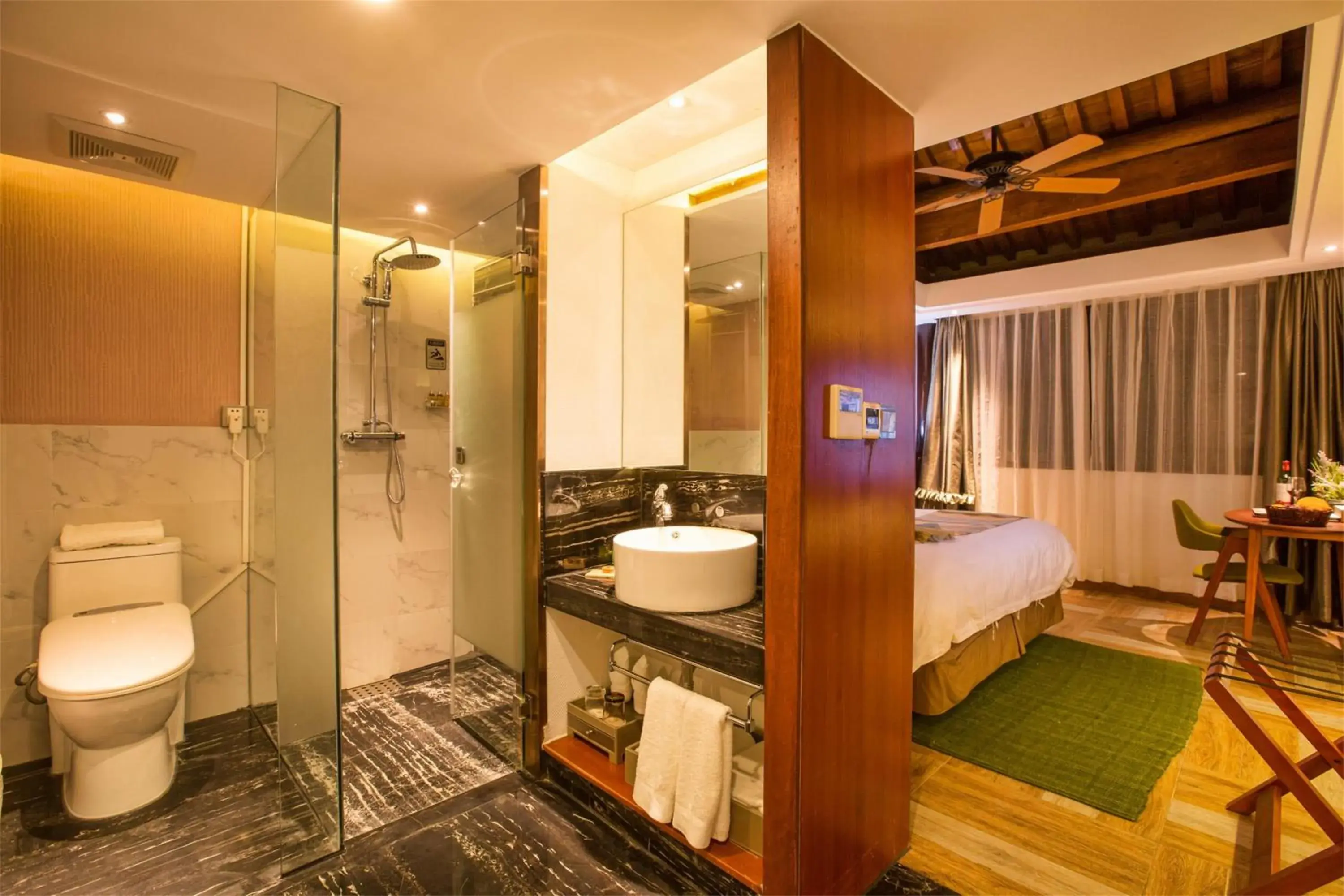 Shower, Bathroom in Yurong West-Lake-Cottage Holiday Hotel Hangzhou
