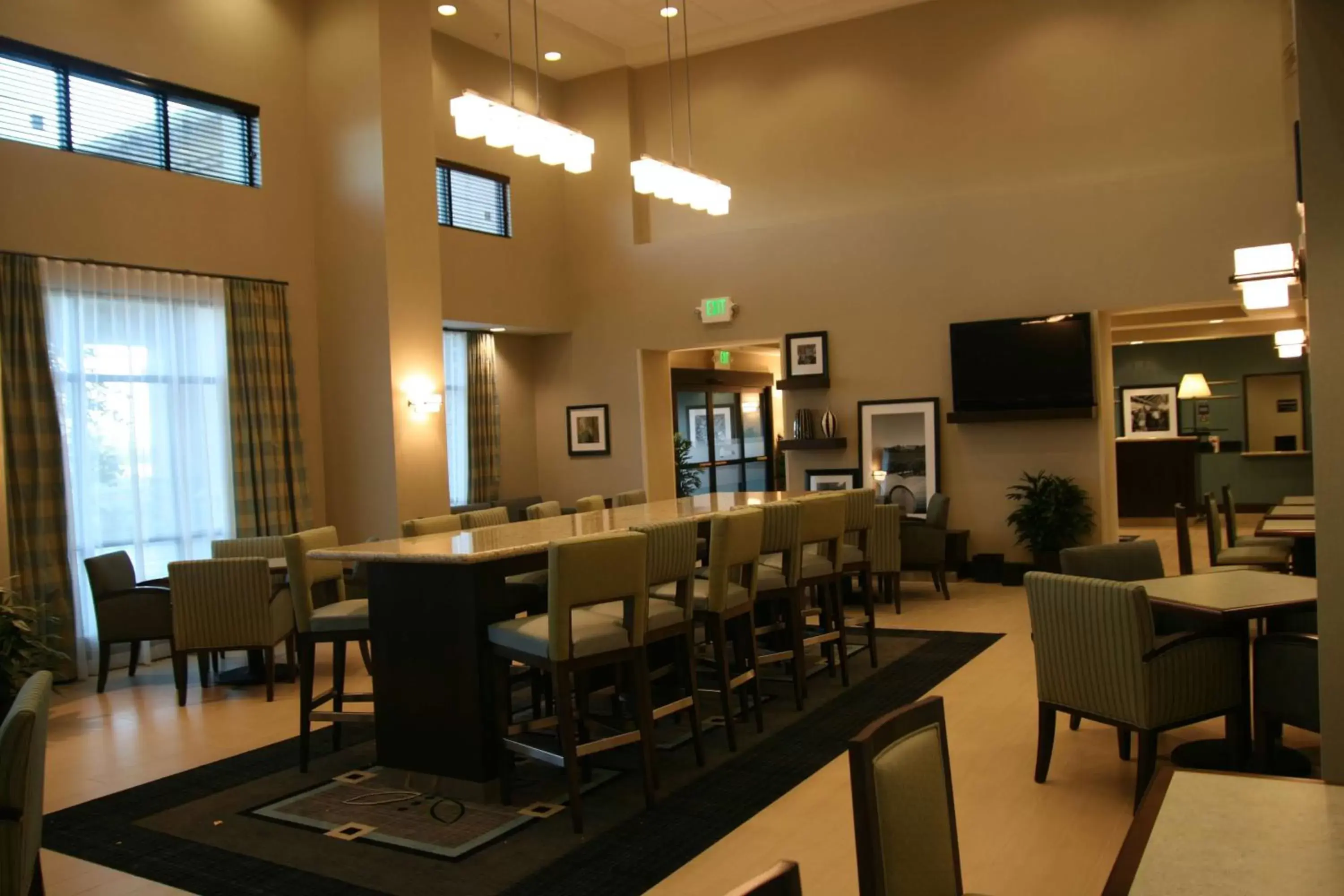 Lobby or reception, Restaurant/Places to Eat in Hampton Inn & Suites Manteca