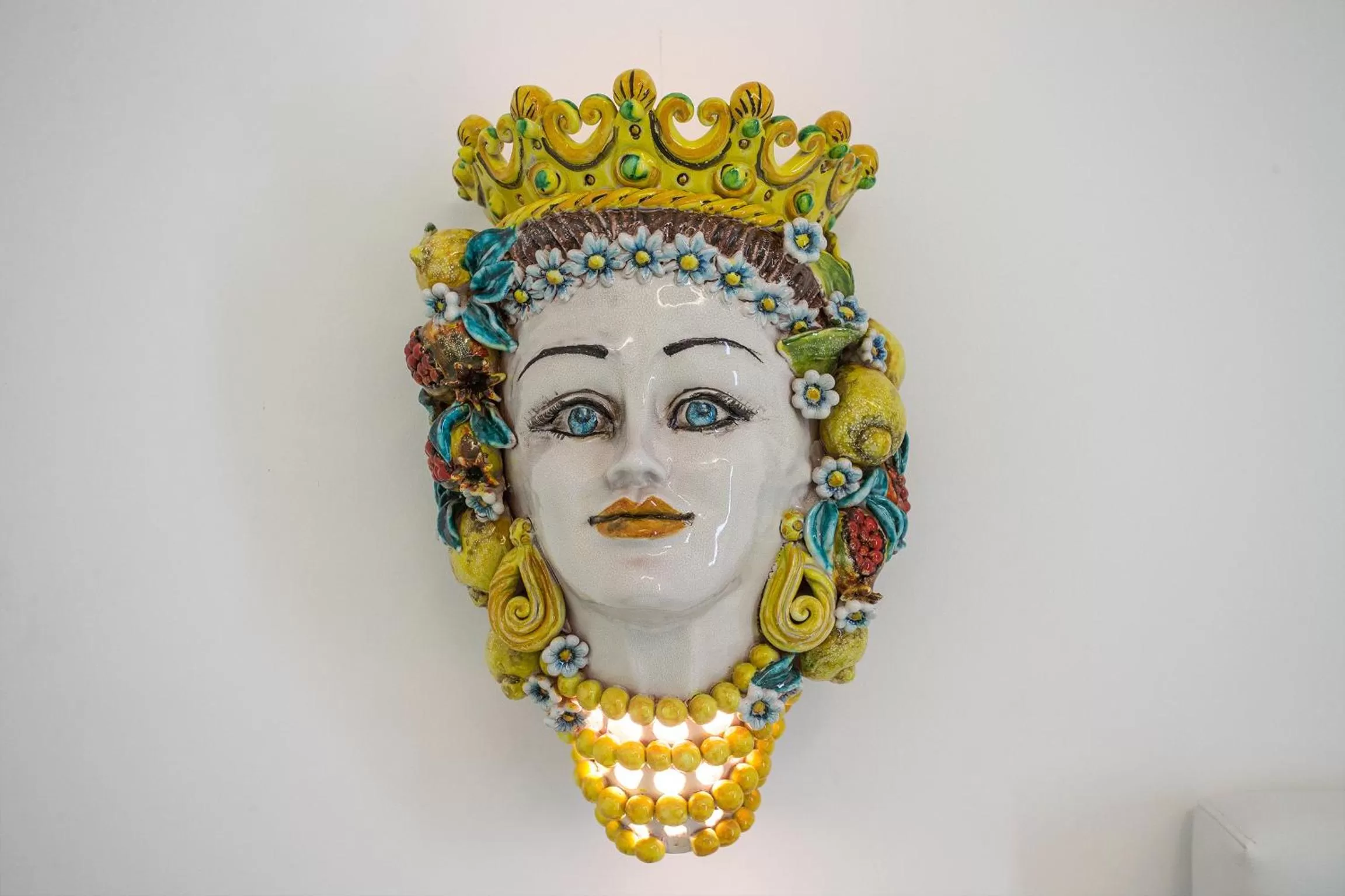 Decorative detail in Tra Le Braccia di Morfeo