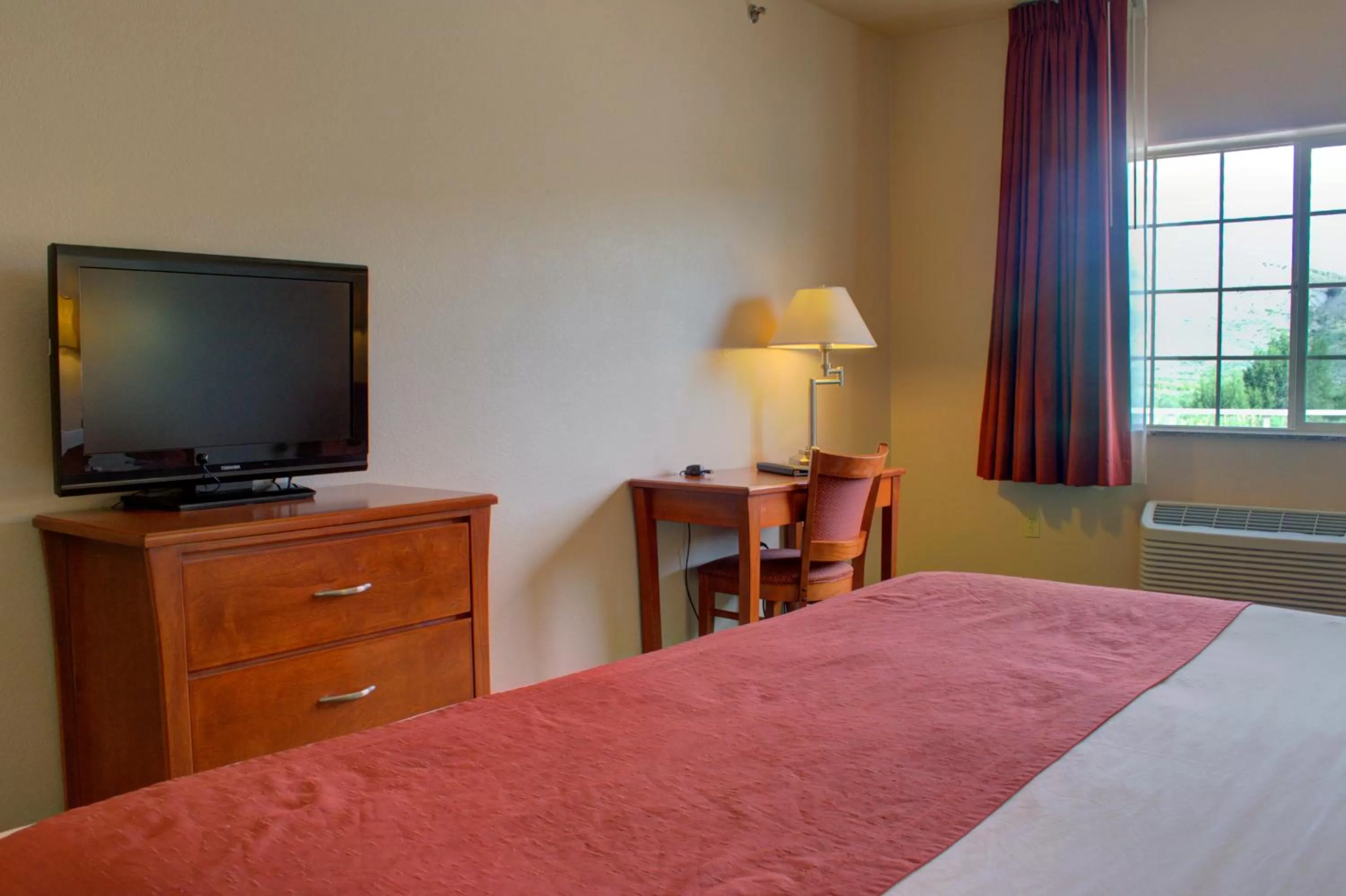 TV and multimedia, Bed in Allington Inn & Suites Kremmling