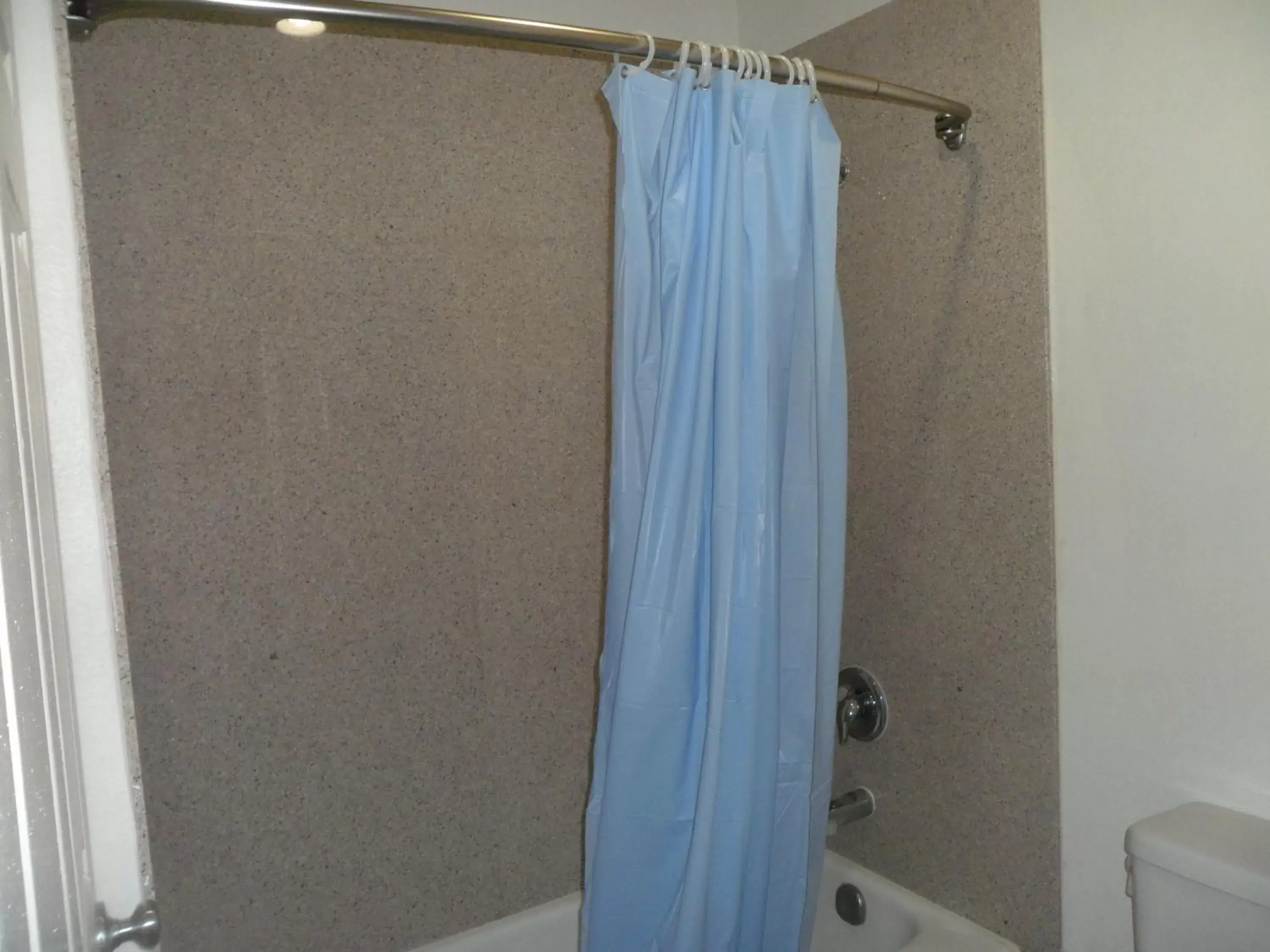 Shower, Bathroom in Scottish Inns