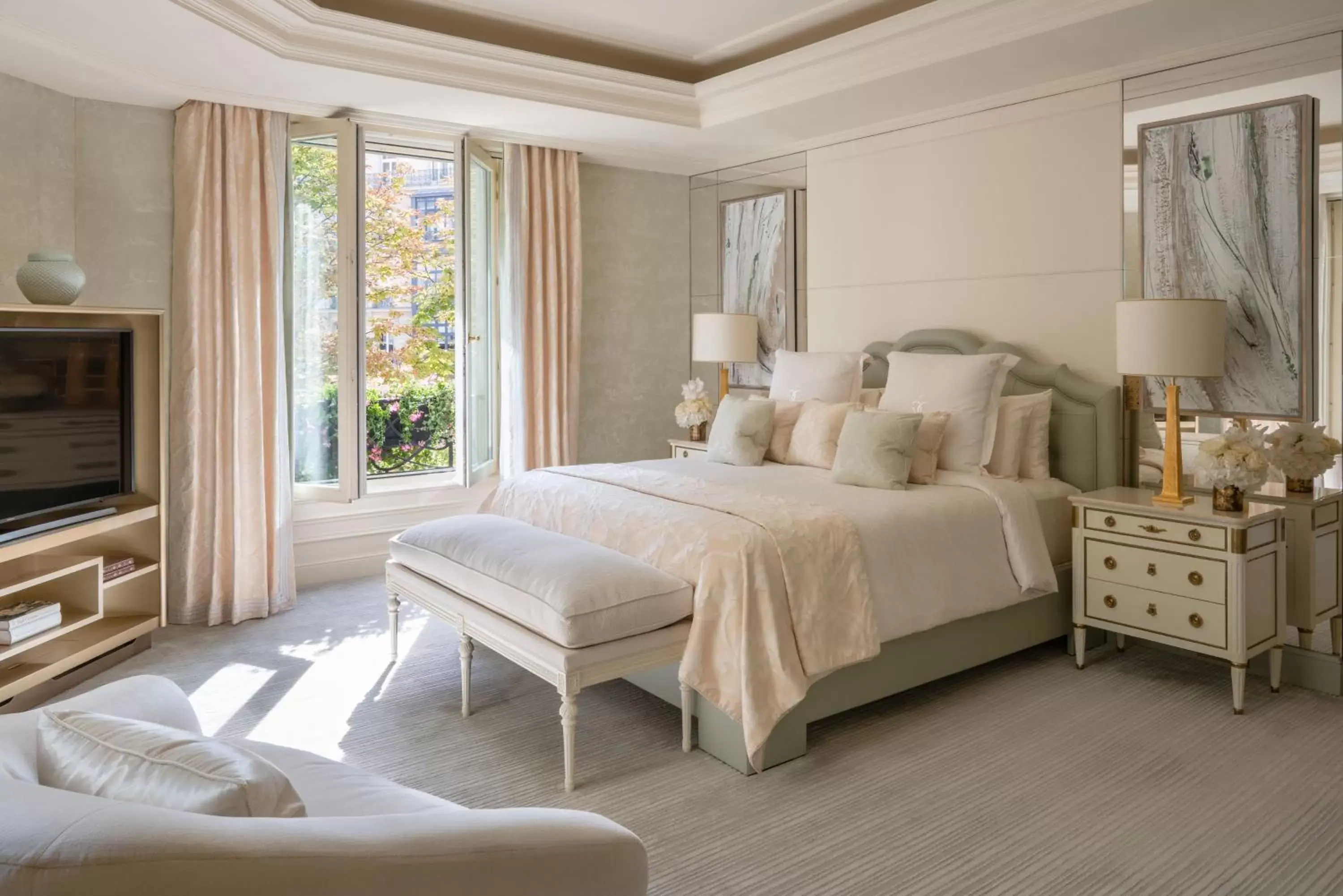 Bed in Four Seasons Hotel George V Paris