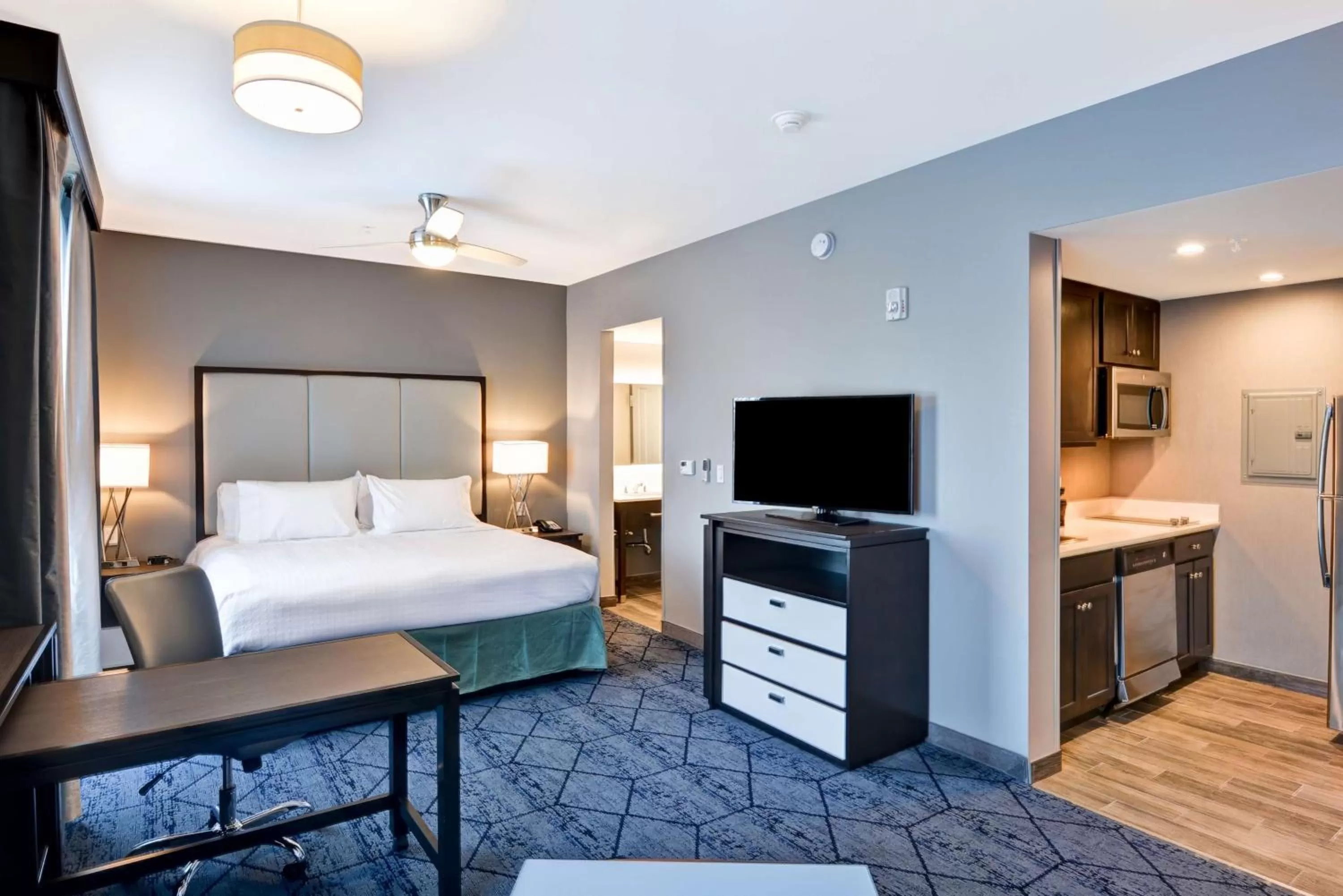 Bedroom, Bed in Homewood Suites by Hilton New Orleans Westbank