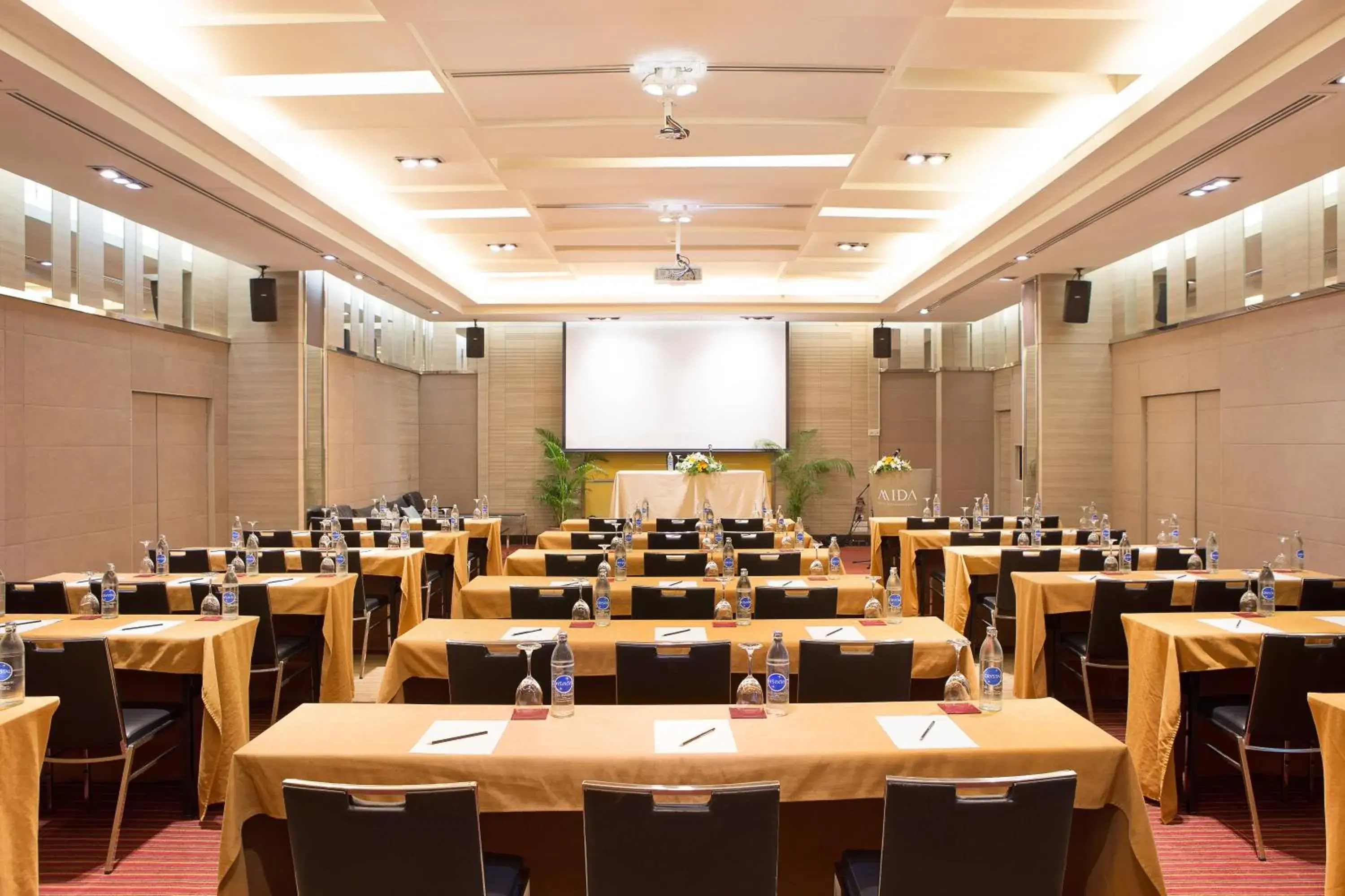 Meeting/conference room in Mida Hotel Ngamwongwan - SHA Plus