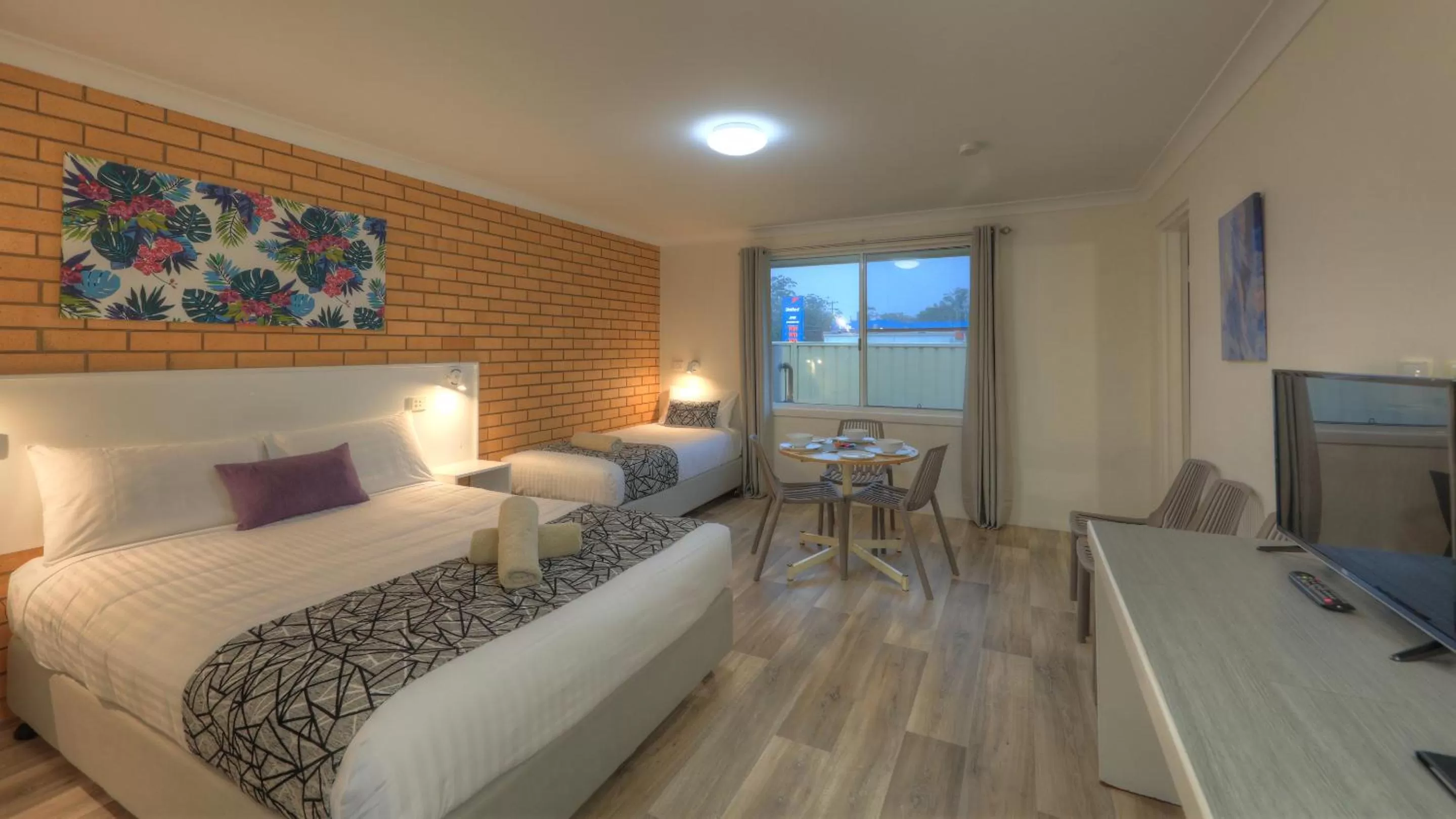 Bed in Rosebourne Gardens Motel