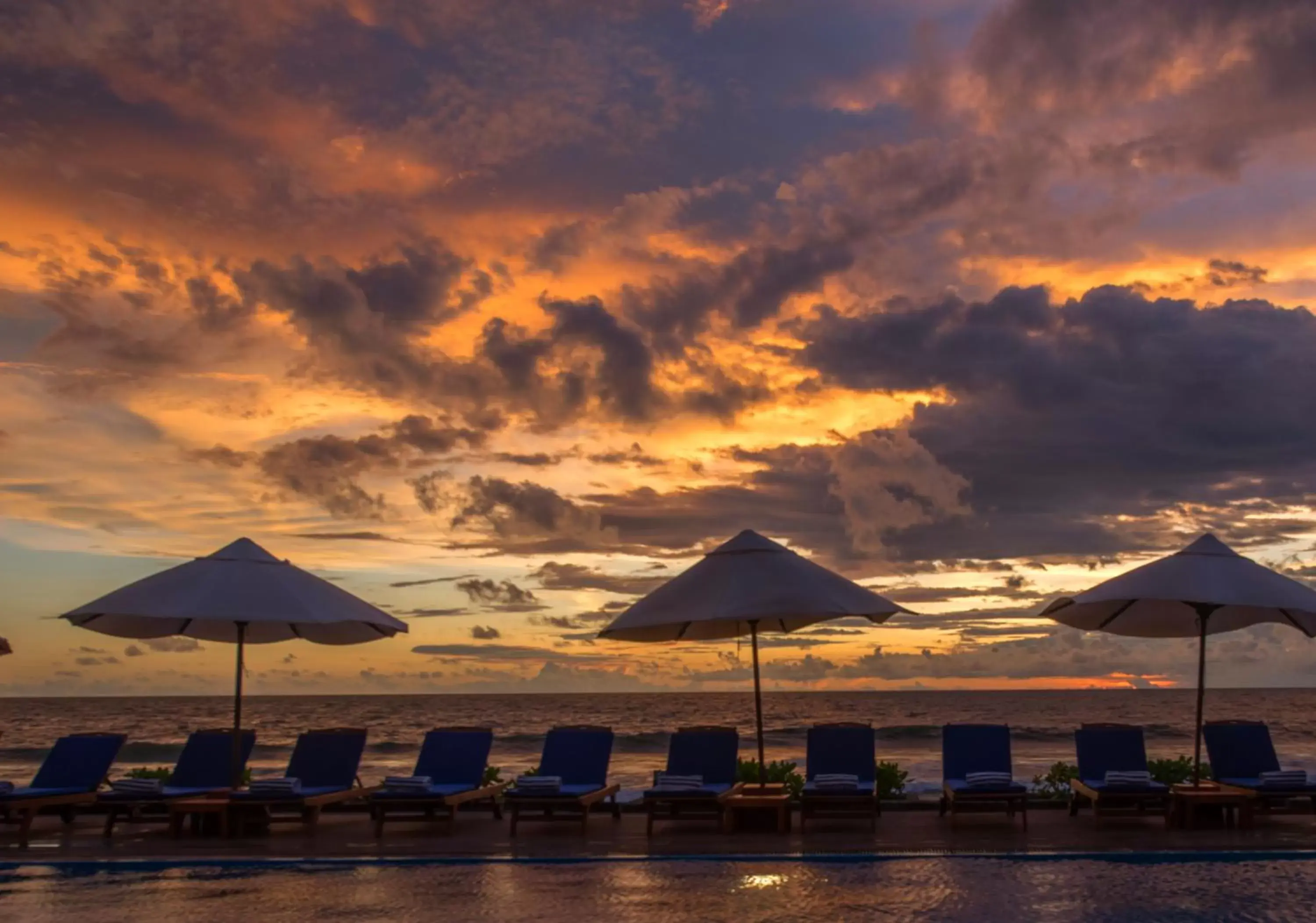 Pool view in Galle Face Hotel Pool view in Galle Face Hotel