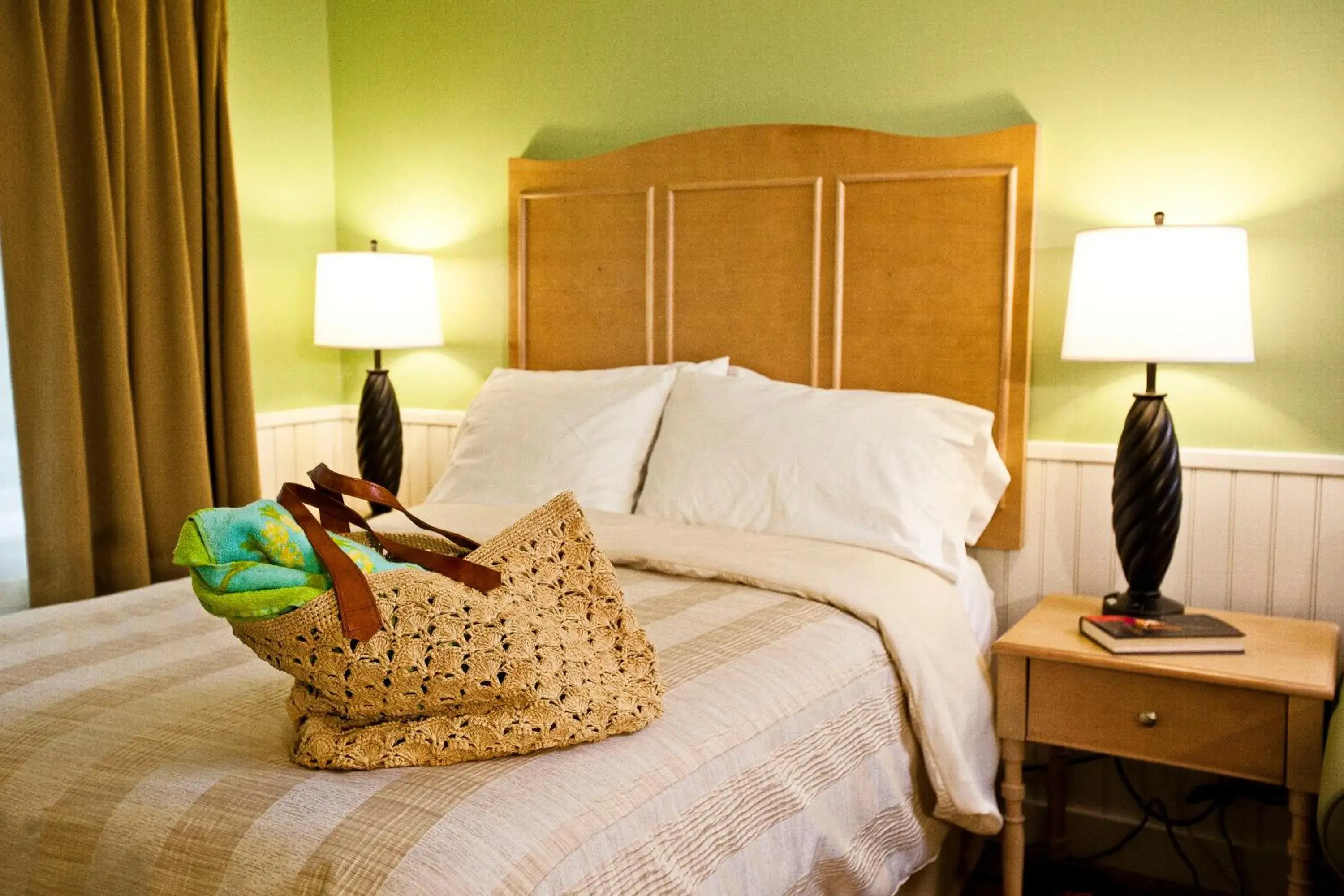 Bed in Holly Tree Resort Bed in Holly Tree Resort