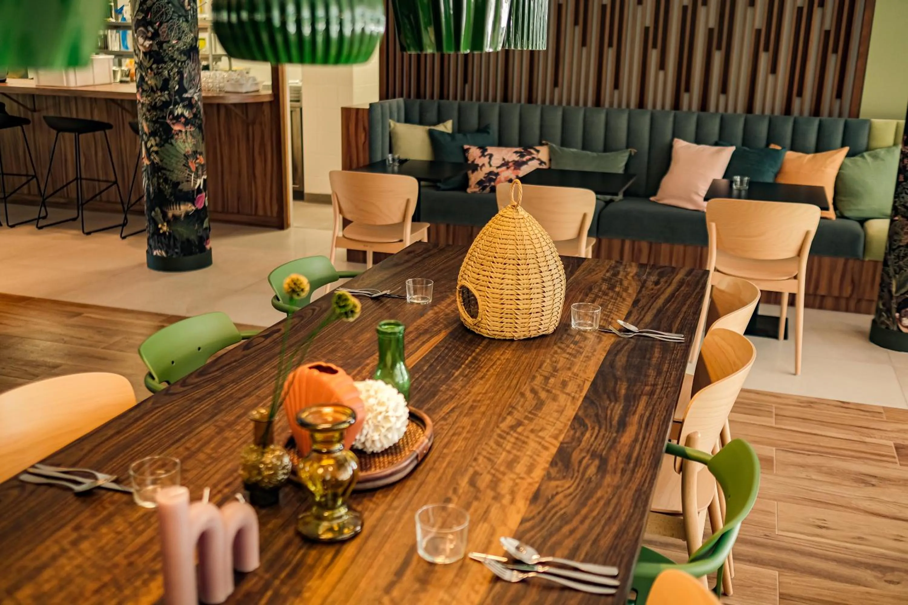 Restaurant/places to eat in Live Hotels Bordeaux Lac