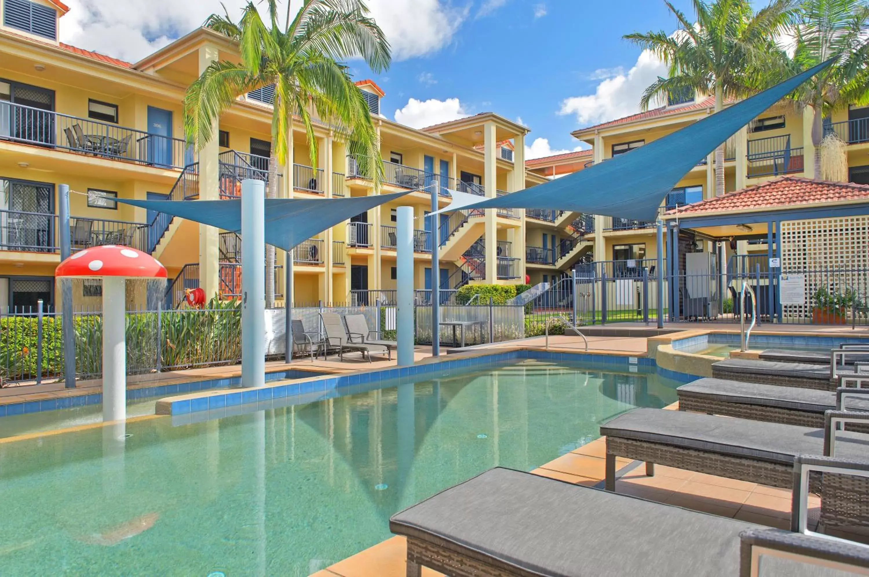 Property building, Swimming Pool in South Pacific Apartments