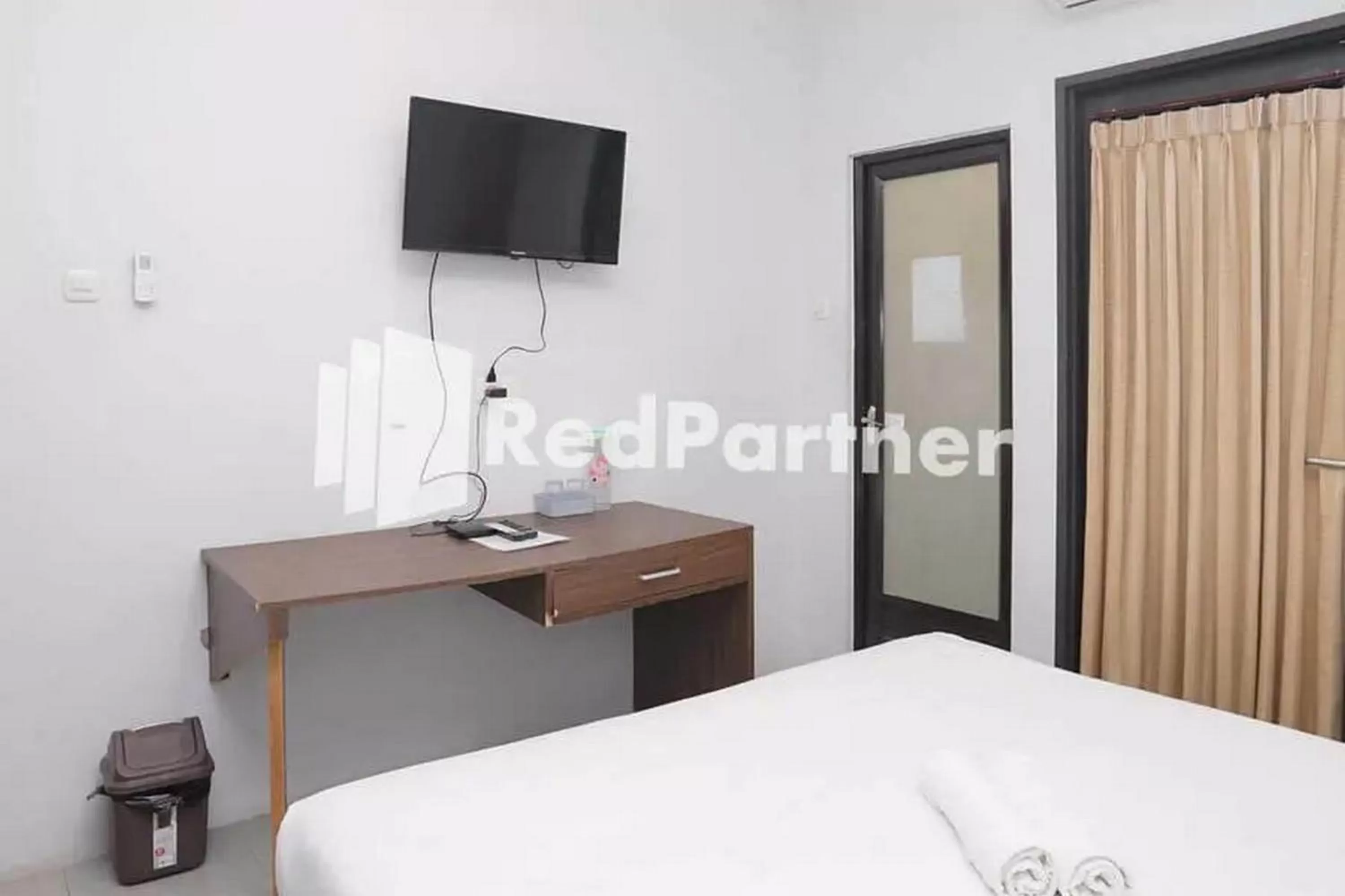 Bed in Panorama Inn Residence Batu Redpartner