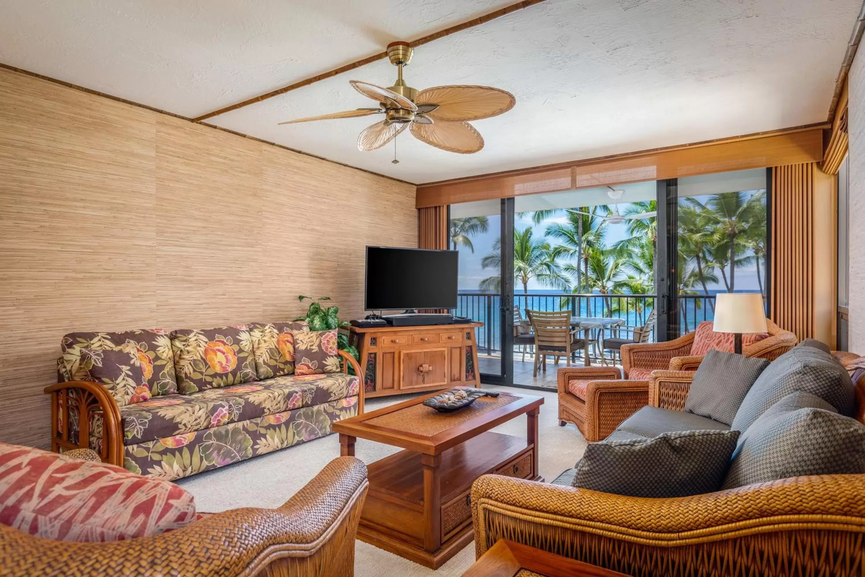 Living room, Seating Area in Aston Kona By The Sea