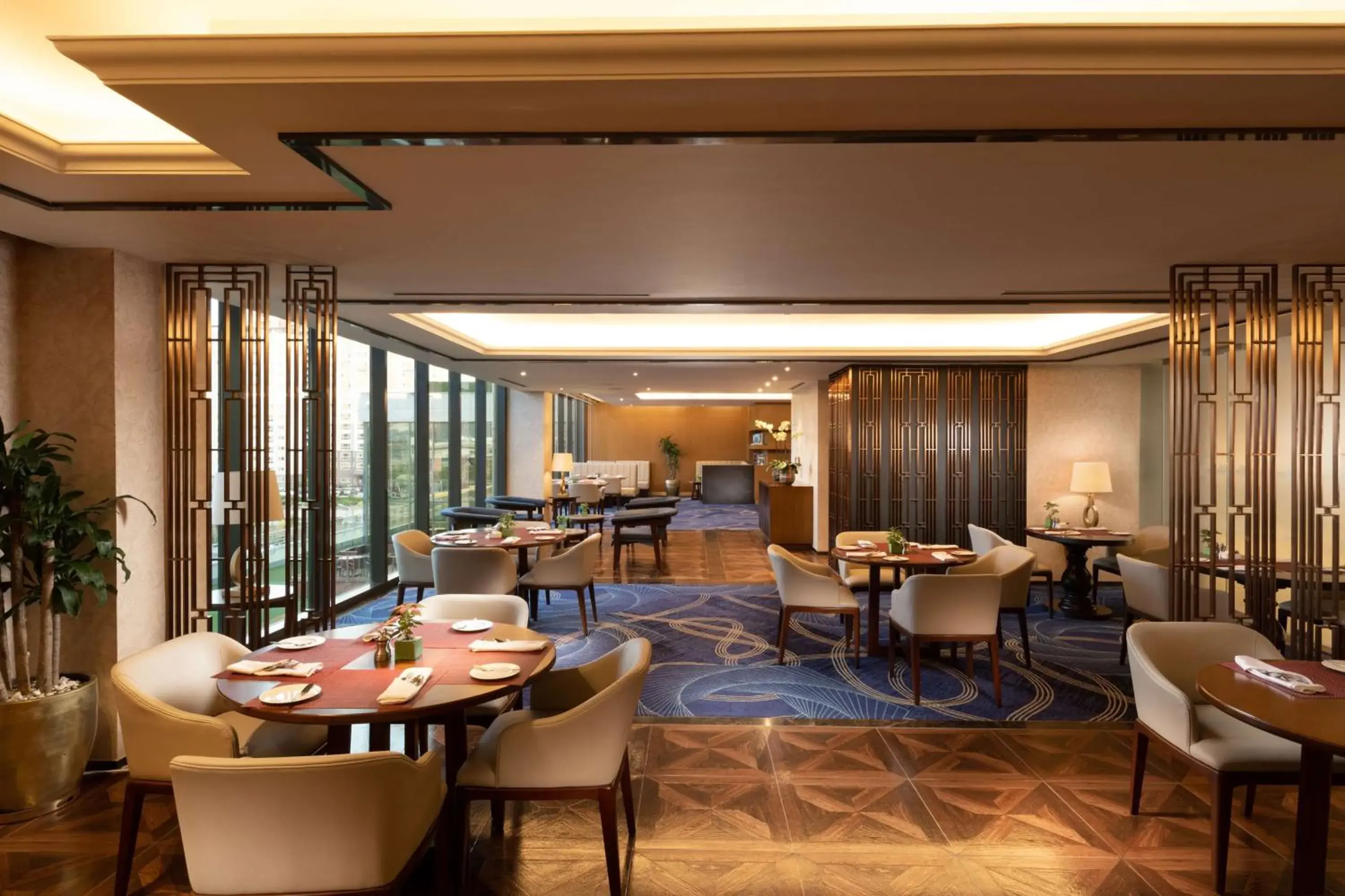 Property building in Hilton Clark Sun Valley Resort Property building in Hilton Clark Sun Valley Resort