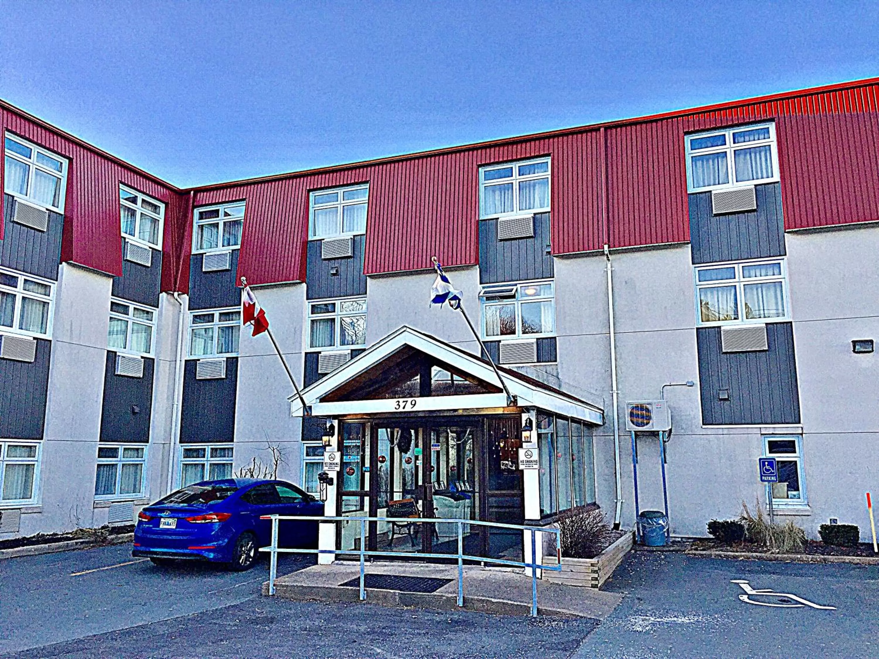 Facade/entrance in Coastal Inn Dartmouth