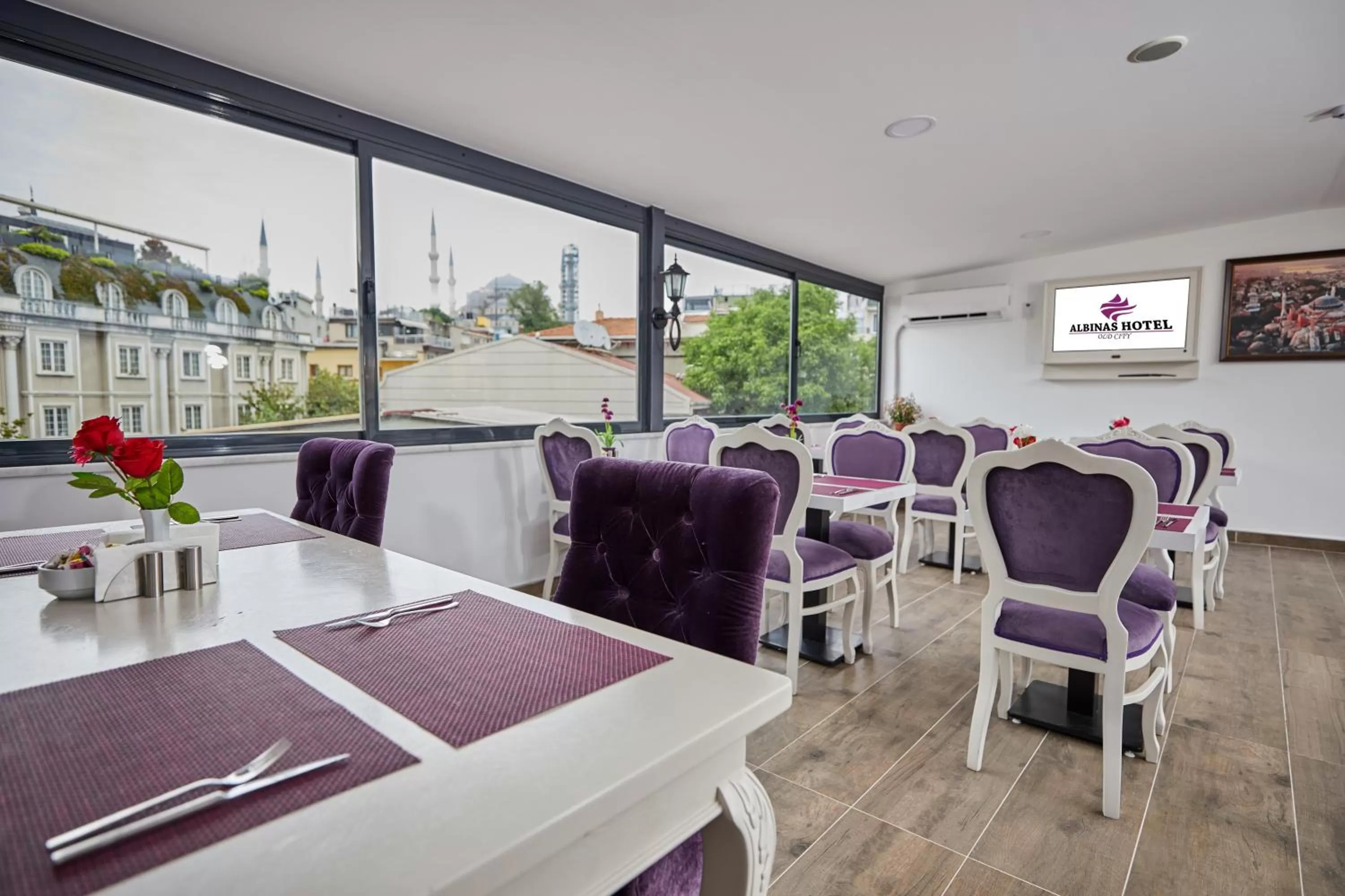 Restaurant/places to eat in Albinas Hotel Old City