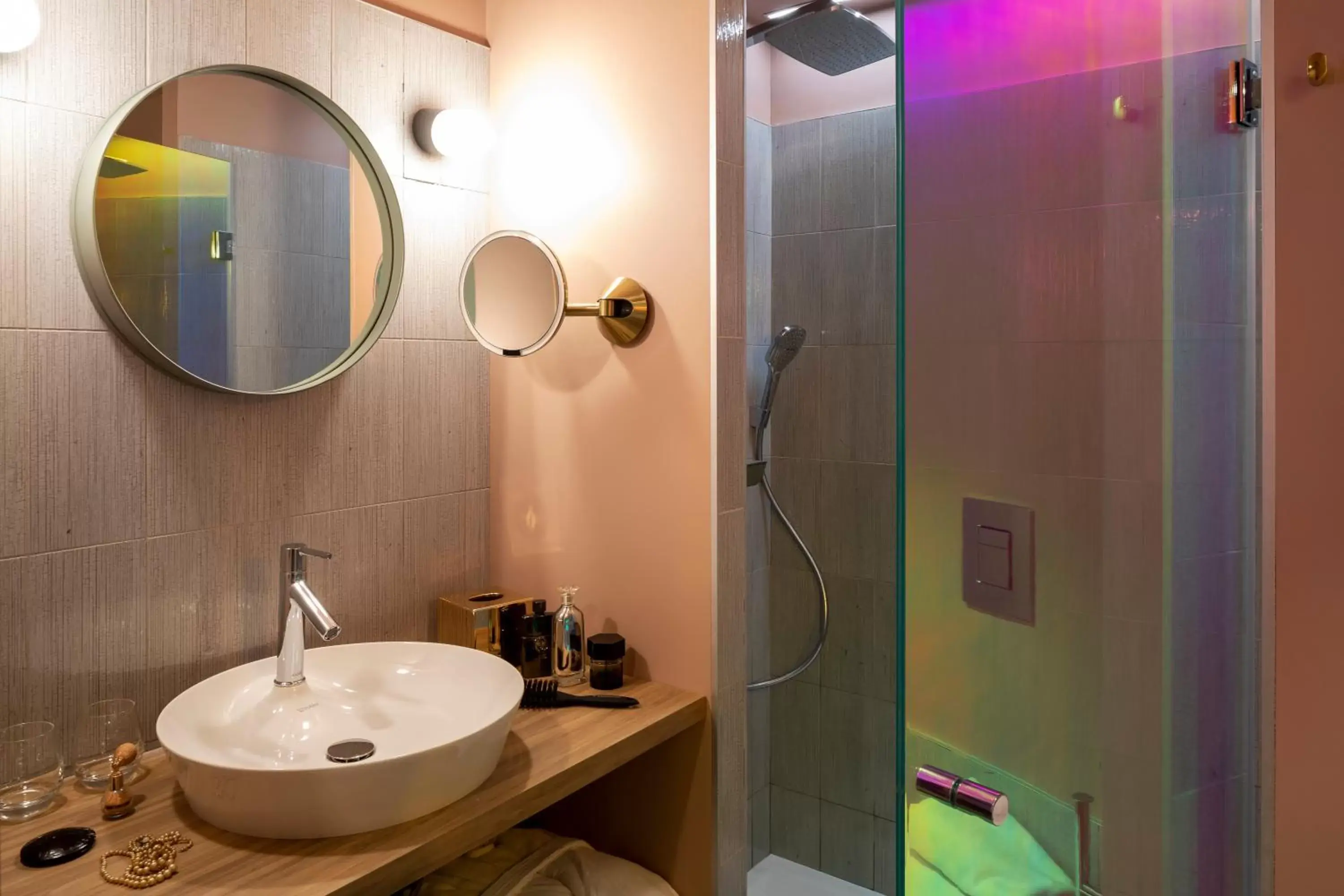 Shower, Bathroom in Aiden by Best Western @ Clermont-Ferrand