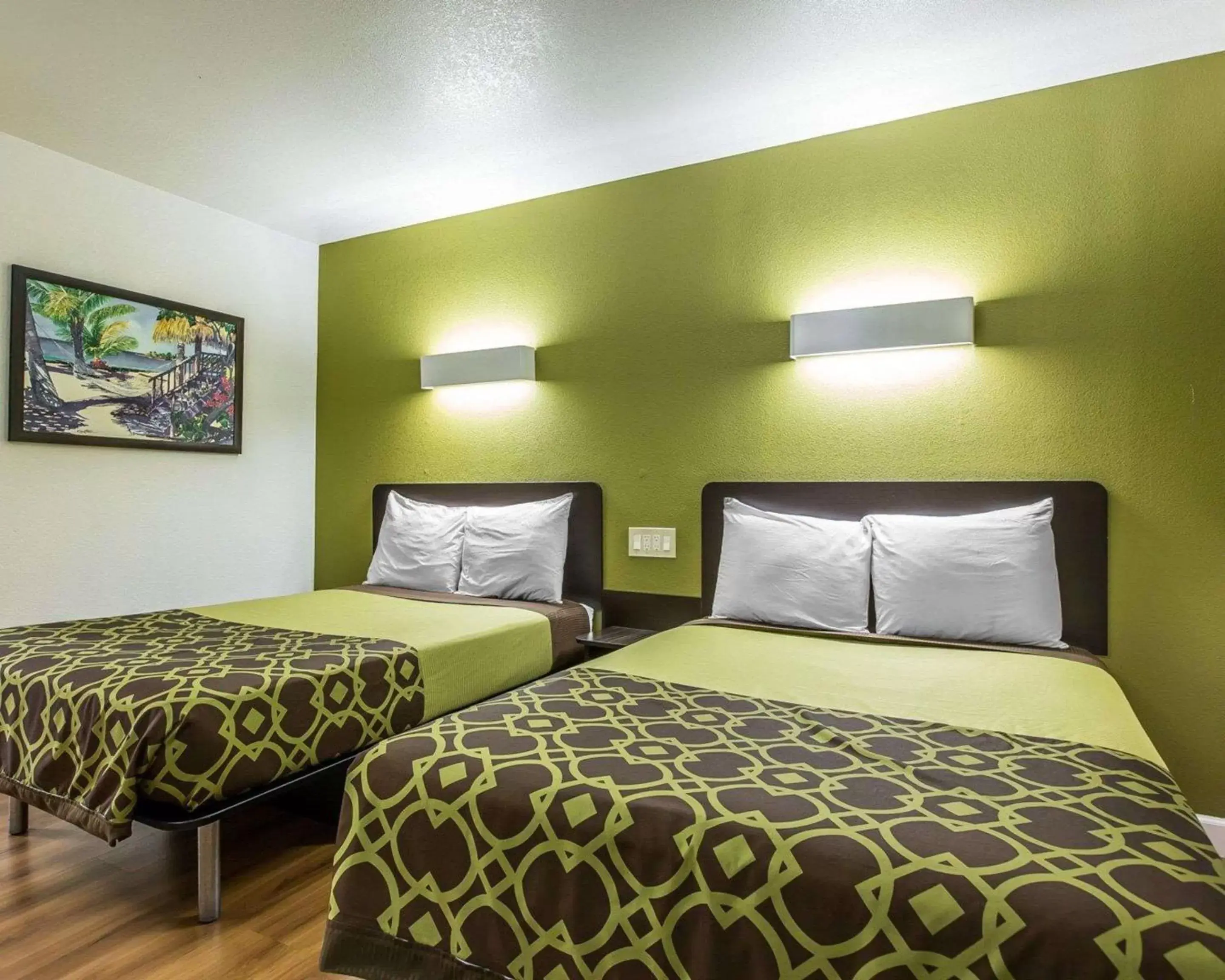 Photo of the whole room, Bed in Rodeway Inn Downtown Hanford Photo of the whole room, Bed in Rodeway Inn Downtown Hanford