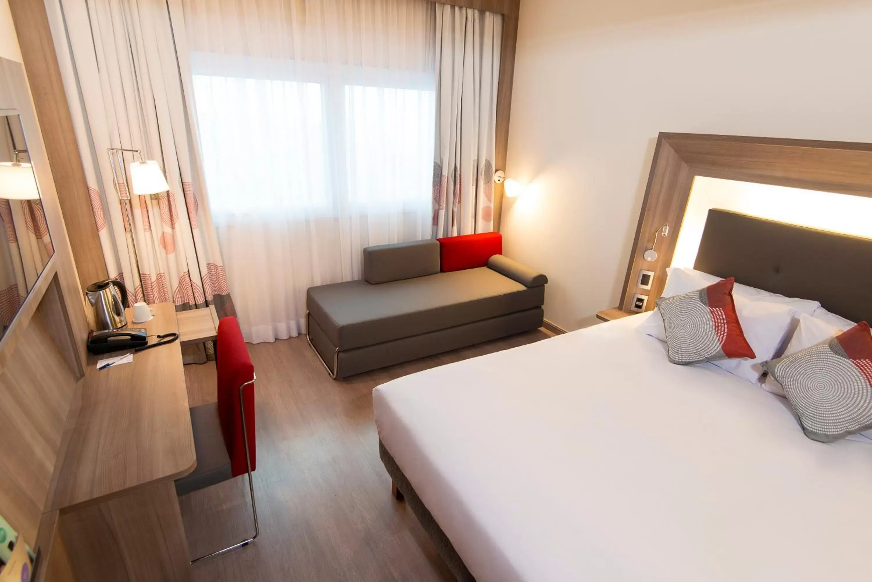 Superior Apartment with Double Bed and Sofa Bed in Novotel Santos Gonzaga Superior Apartment with Double Bed and Sofa Bed in Novotel Santos Gonzaga