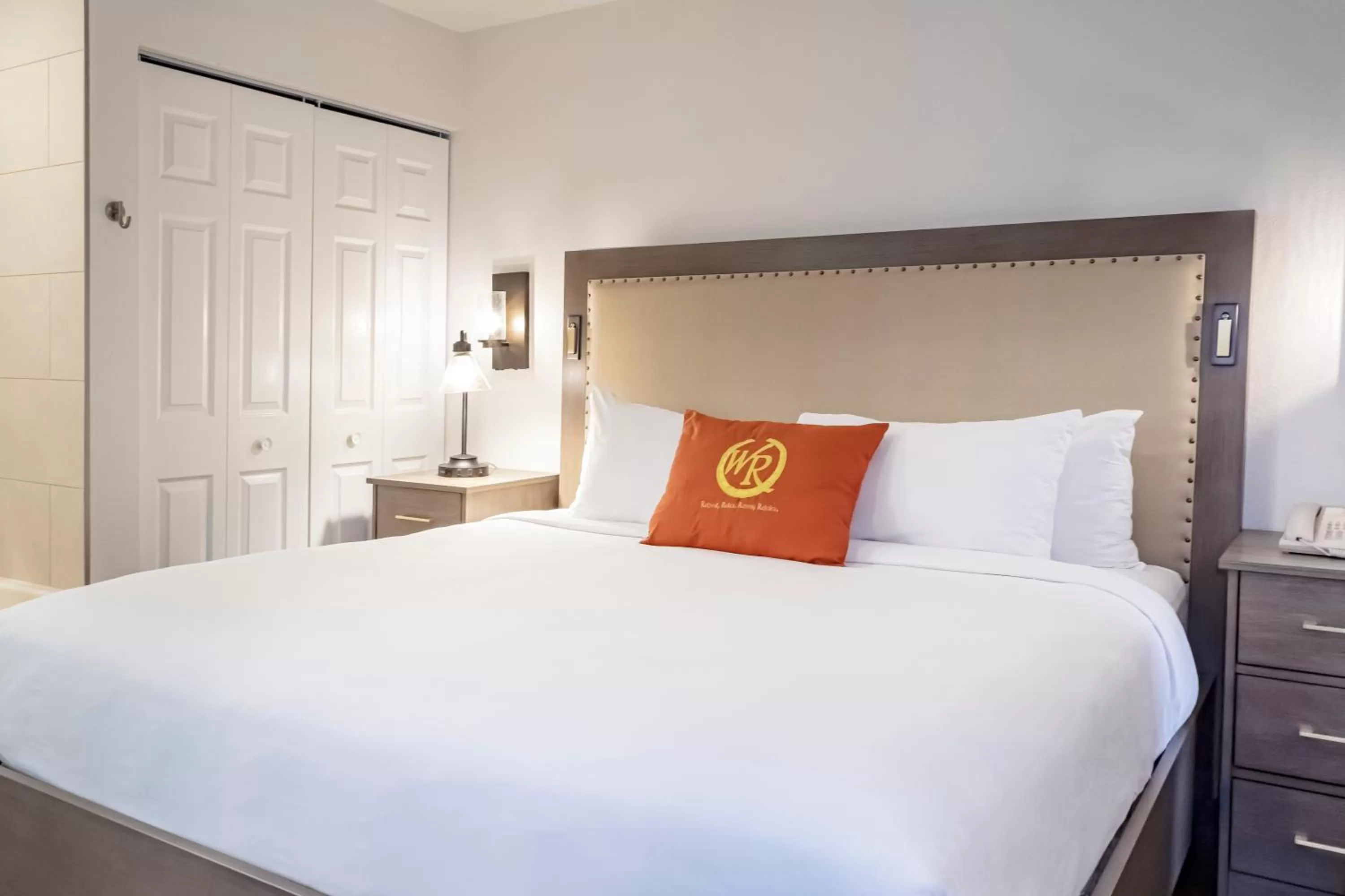 Bed in Westgate Flamingo Bay Resort