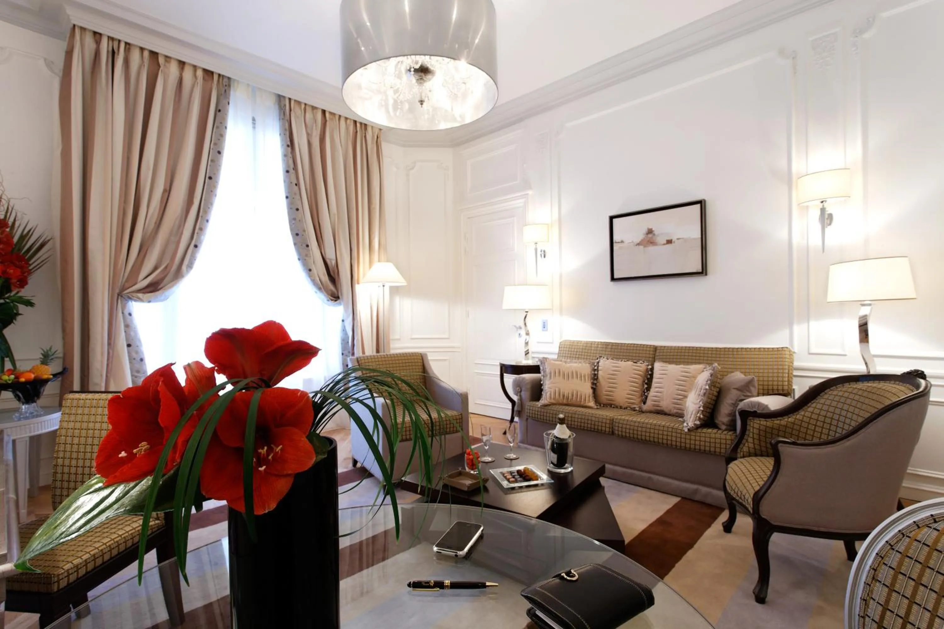 Living room in Majestic Hotel Spa - Champs Elysées