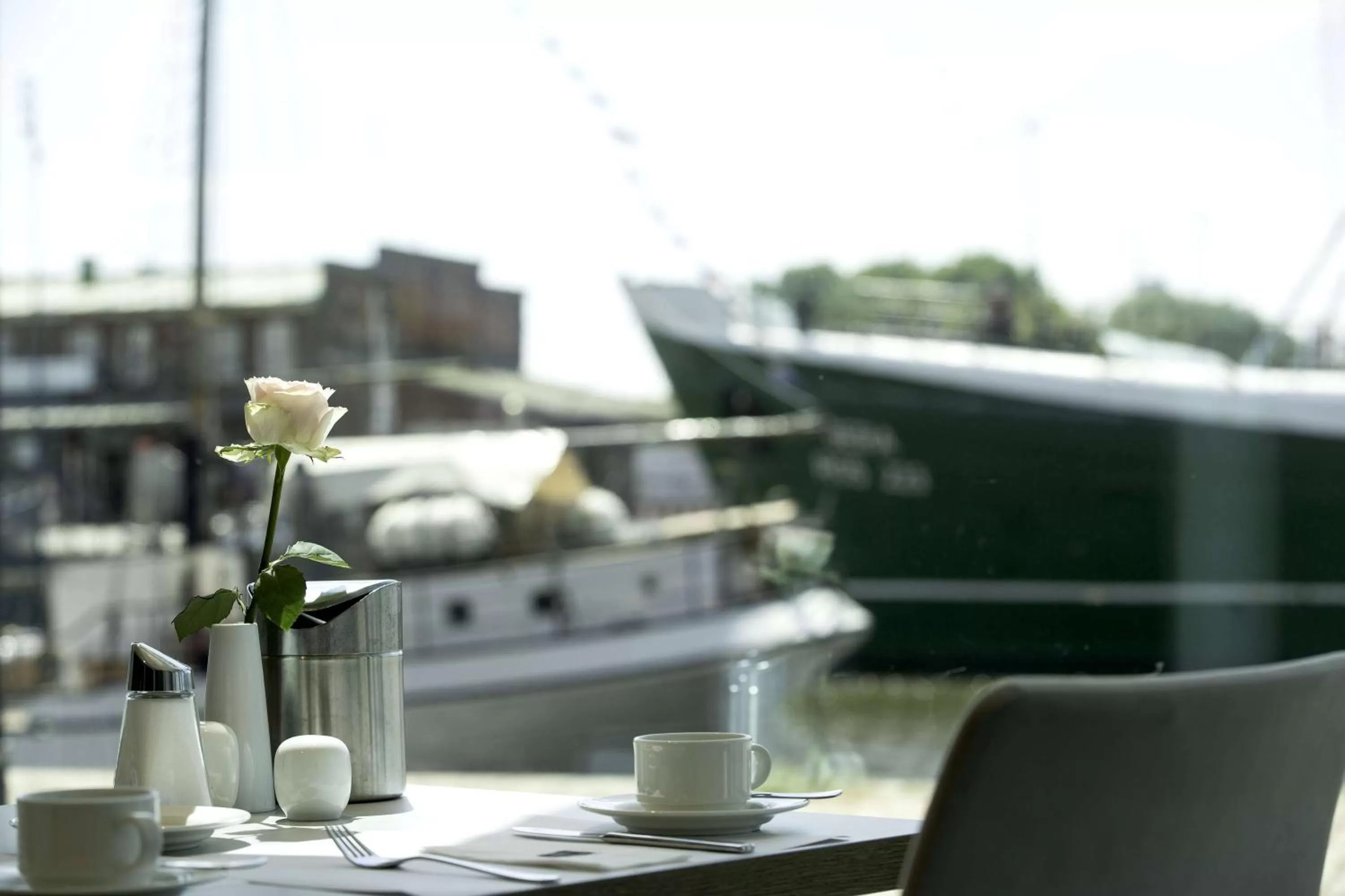 Restaurant/places to eat in Nordsee Hotel Fischereihafen