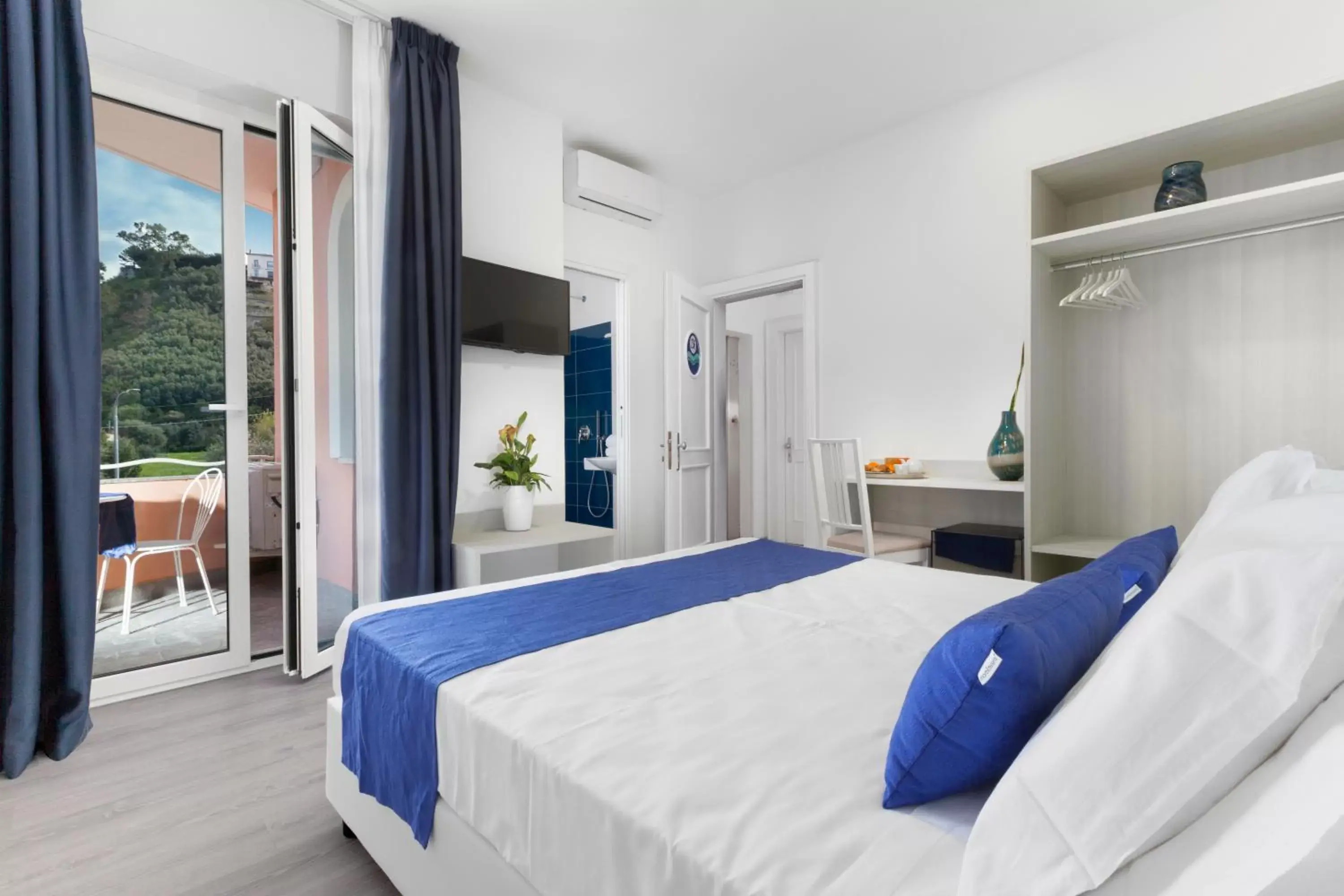 Sea view, Bed in Eden Bleu Sea view, Bed in Eden Bleu