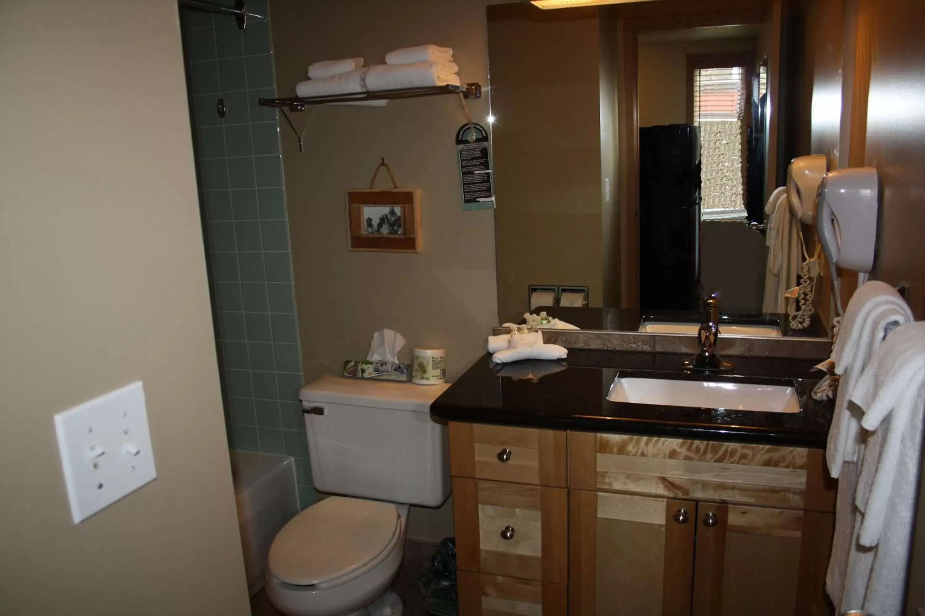 Bathroom in Waterton Lakes Lodge Resort