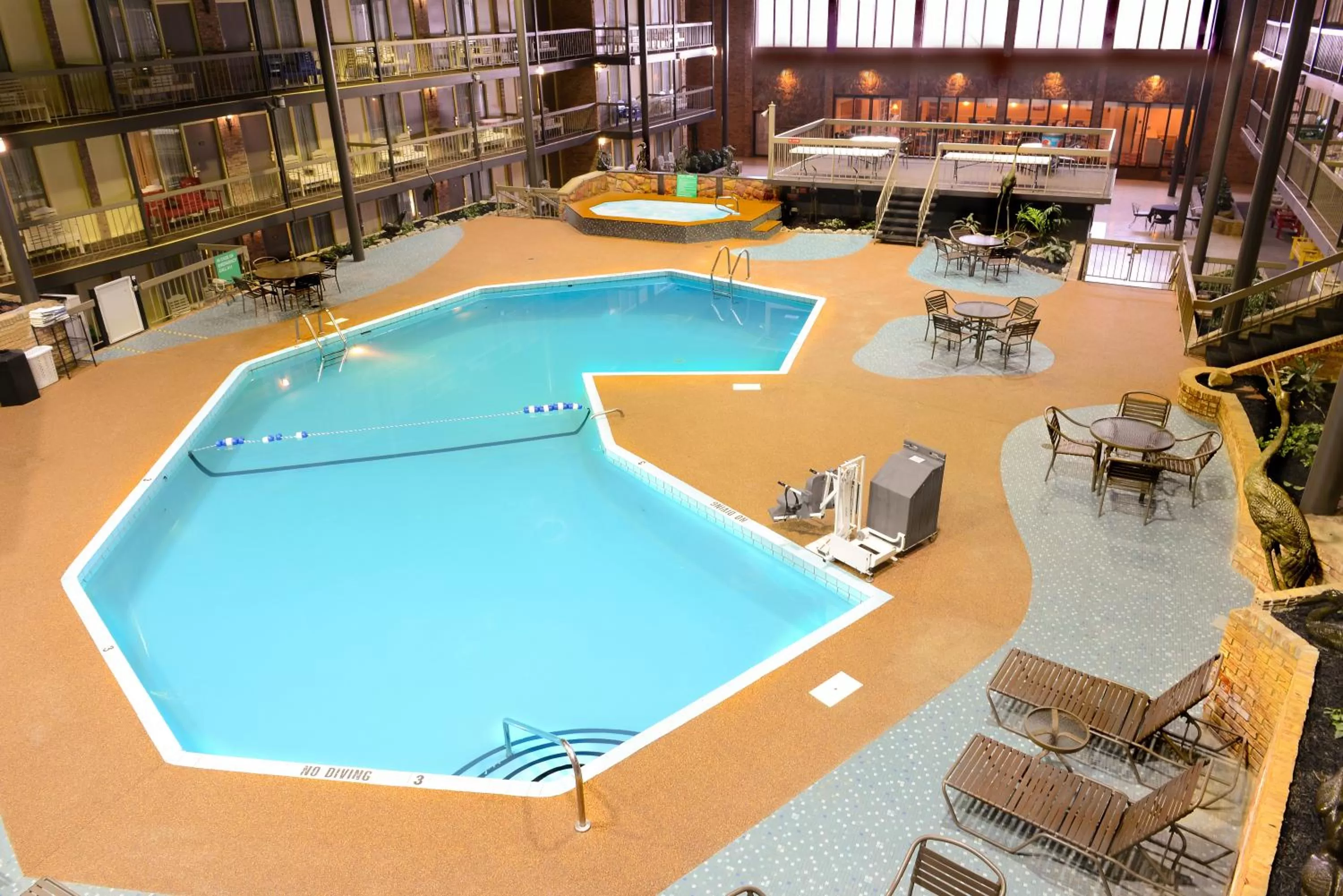 Swimming pool in Park Inn By Radisson Sharon