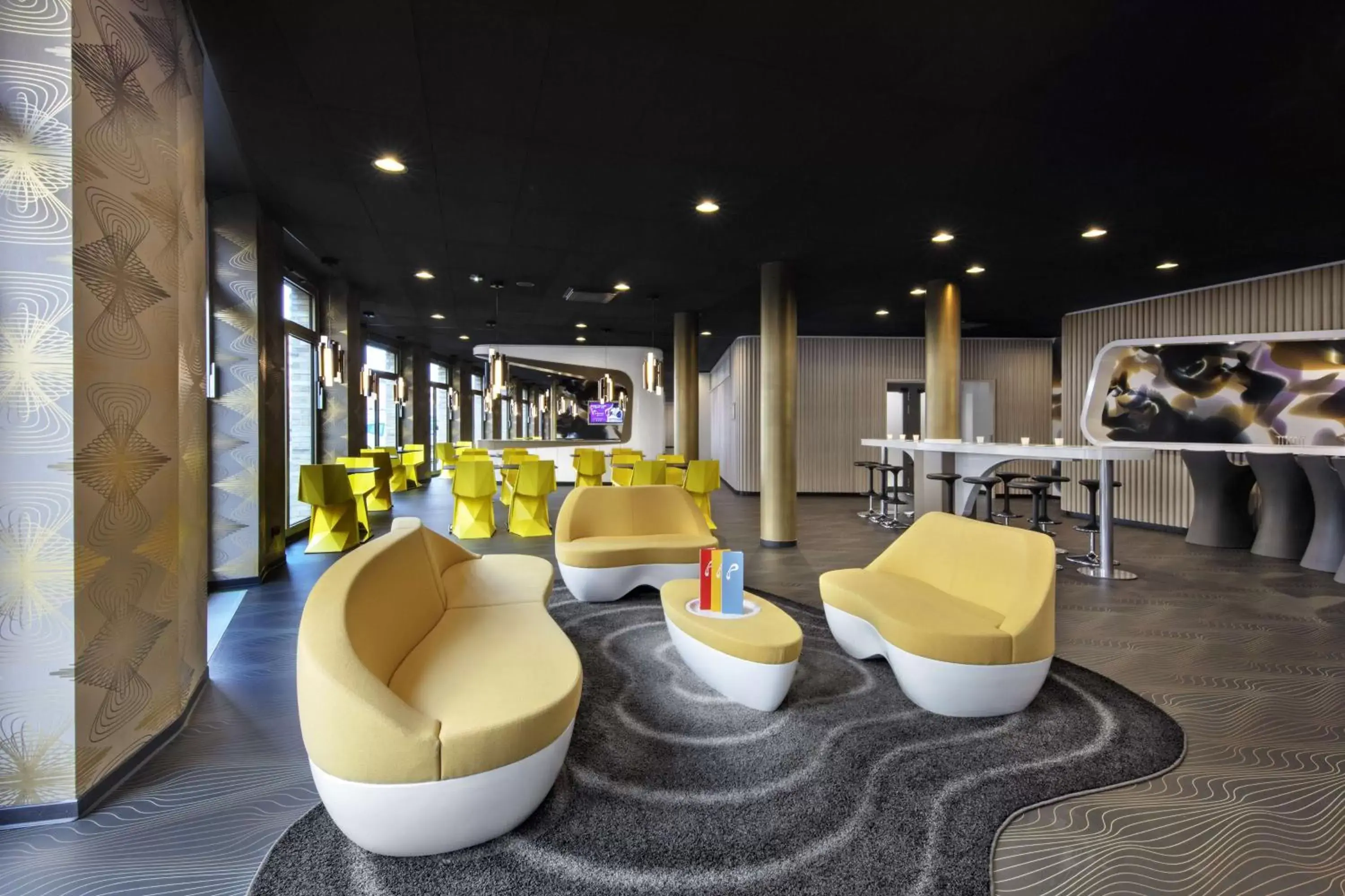 Lounge or bar in Prize by Radisson, Erfurt City Lounge or bar in Prize by Radisson, Erfurt City