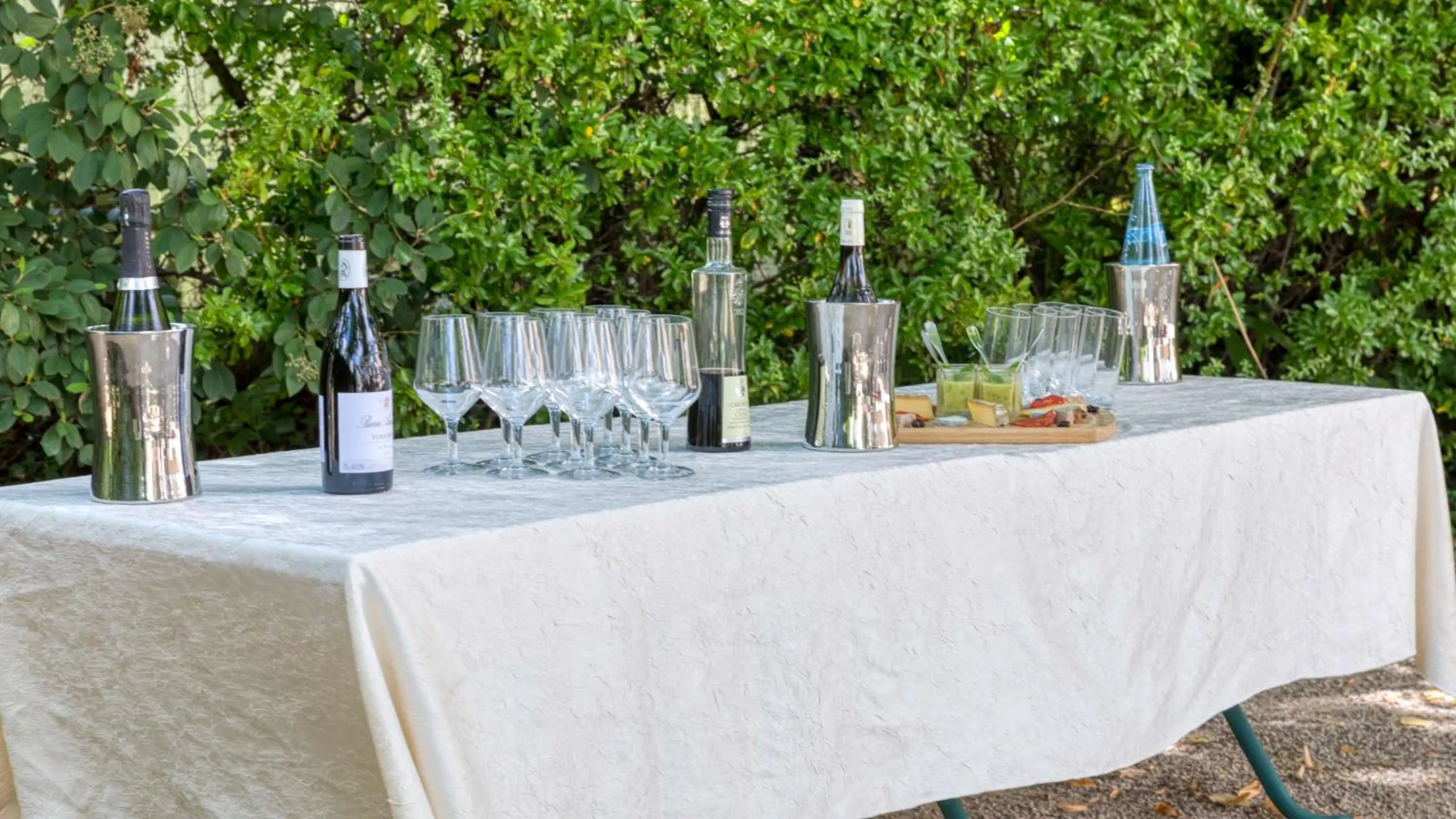 Garden in La Commanderie de Champarey