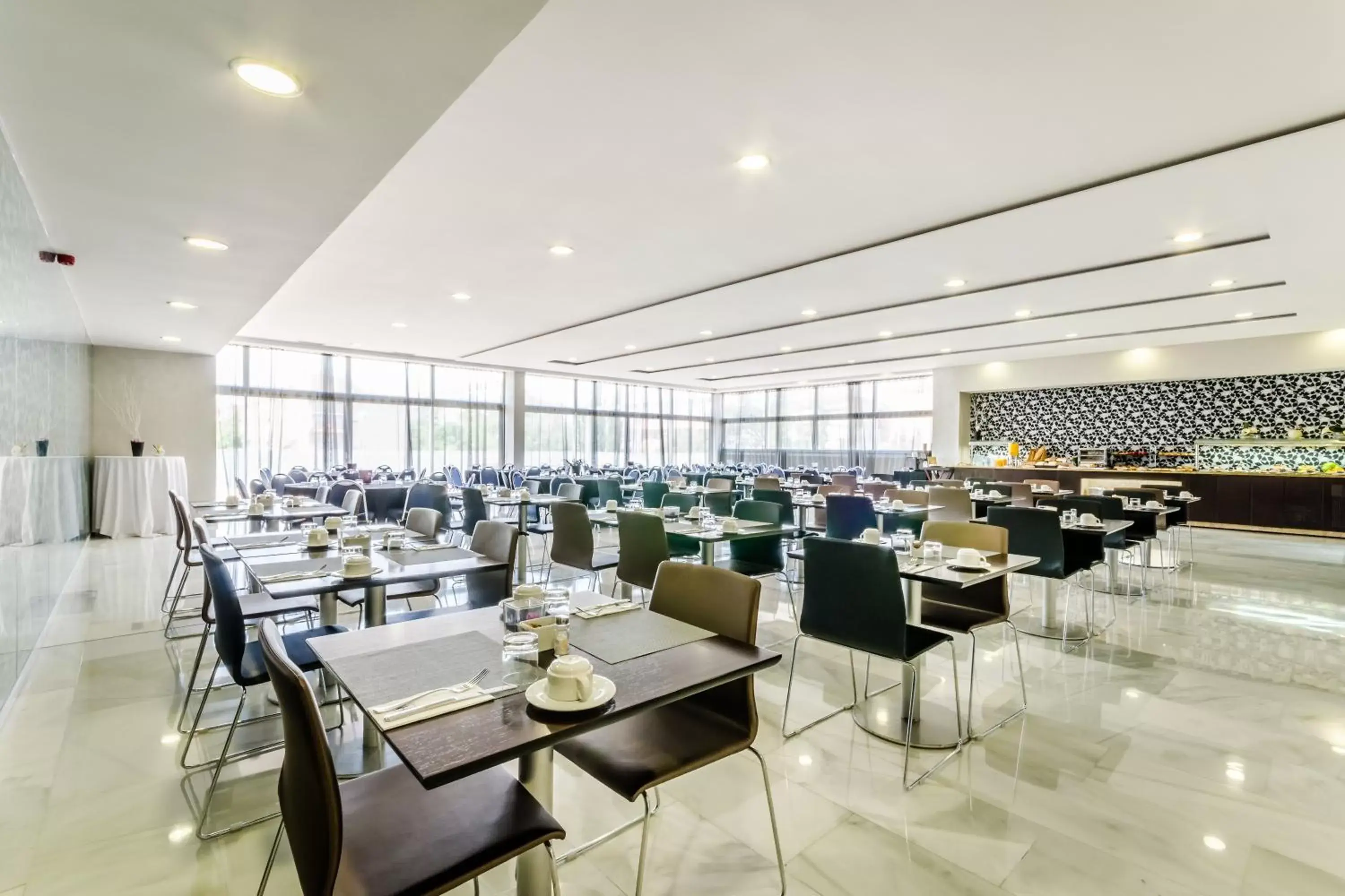 Lounge or bar, Restaurant/Places to Eat in Eurostars Executive