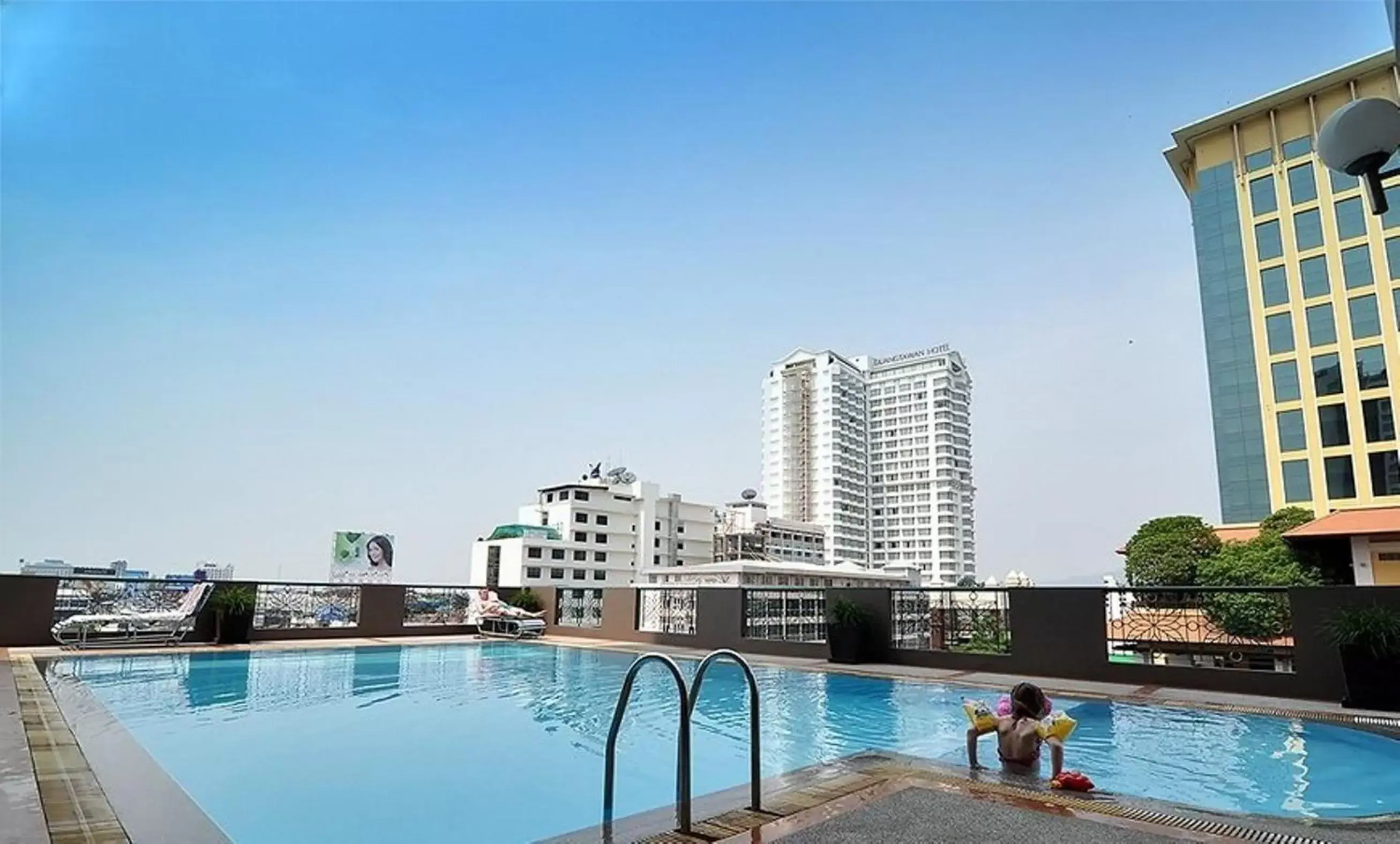 Swimming Pool in Royal Lanna Hotel