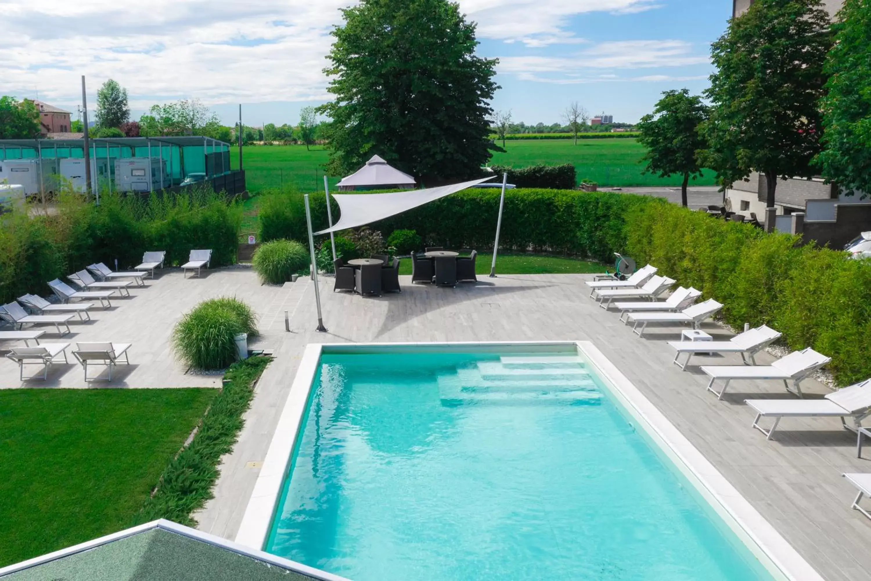 Swimming pool, Pool View in Hotel Globo